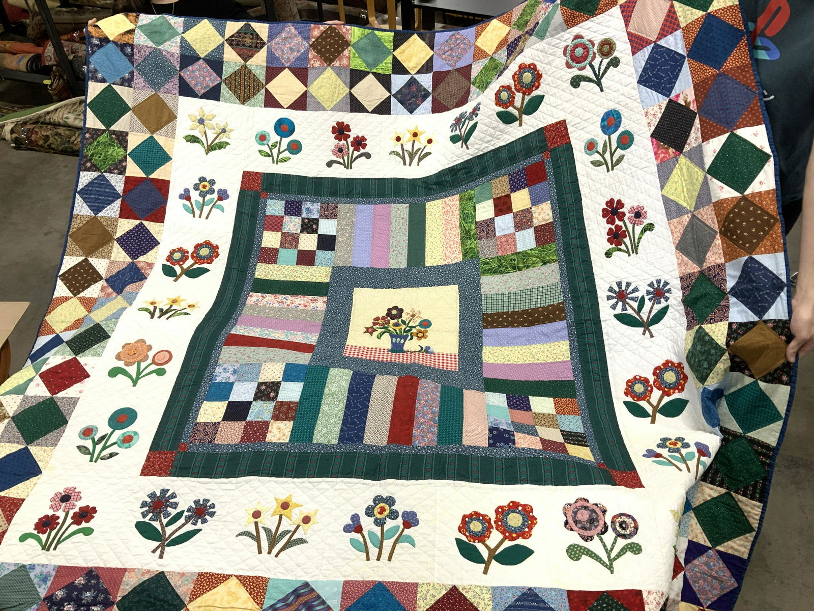 Stamford Museum Quilters Hand Made Quilt (1 of 12)