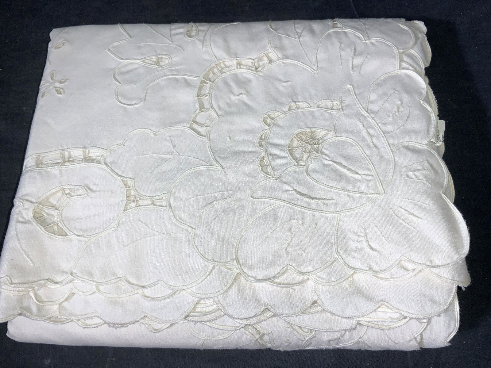 Beige Cotton/ Poly Tablecloth & Napkin Set 4 (1 of 6)