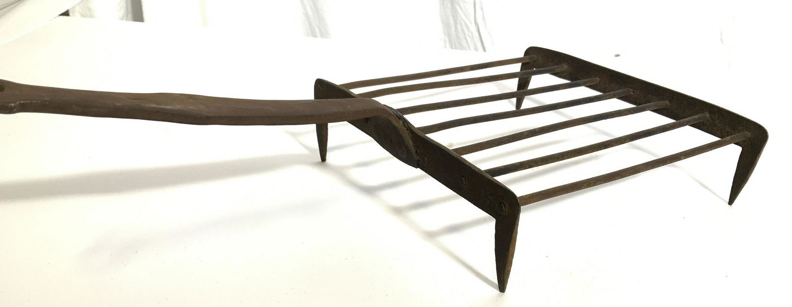 Vintage Fire Pit/ Fire Plate Handled Grate (1 of 6)