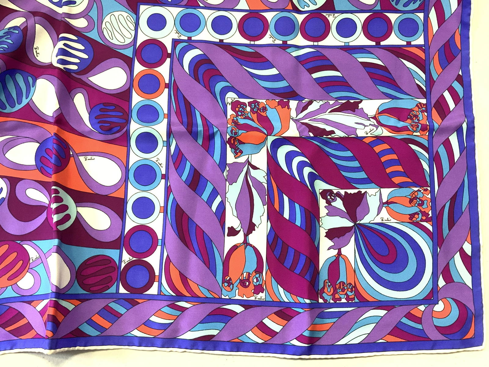 EMILIO PUCCI VTG Purple Pop Art Scarf (1 of 8)