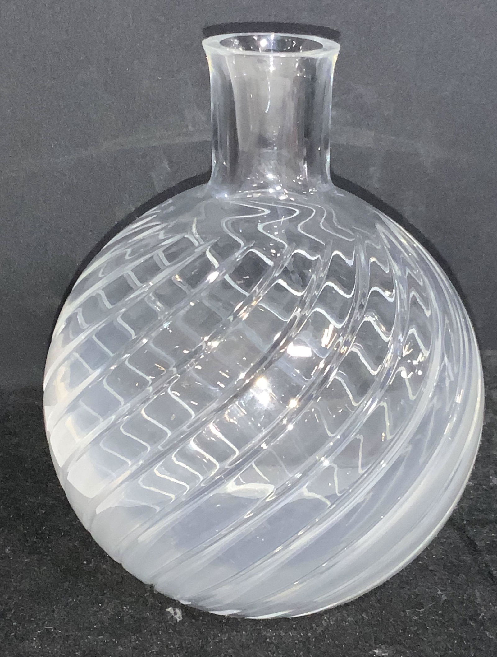 BACCARAT Cut Crystal Spiral Vase (1 of 6)