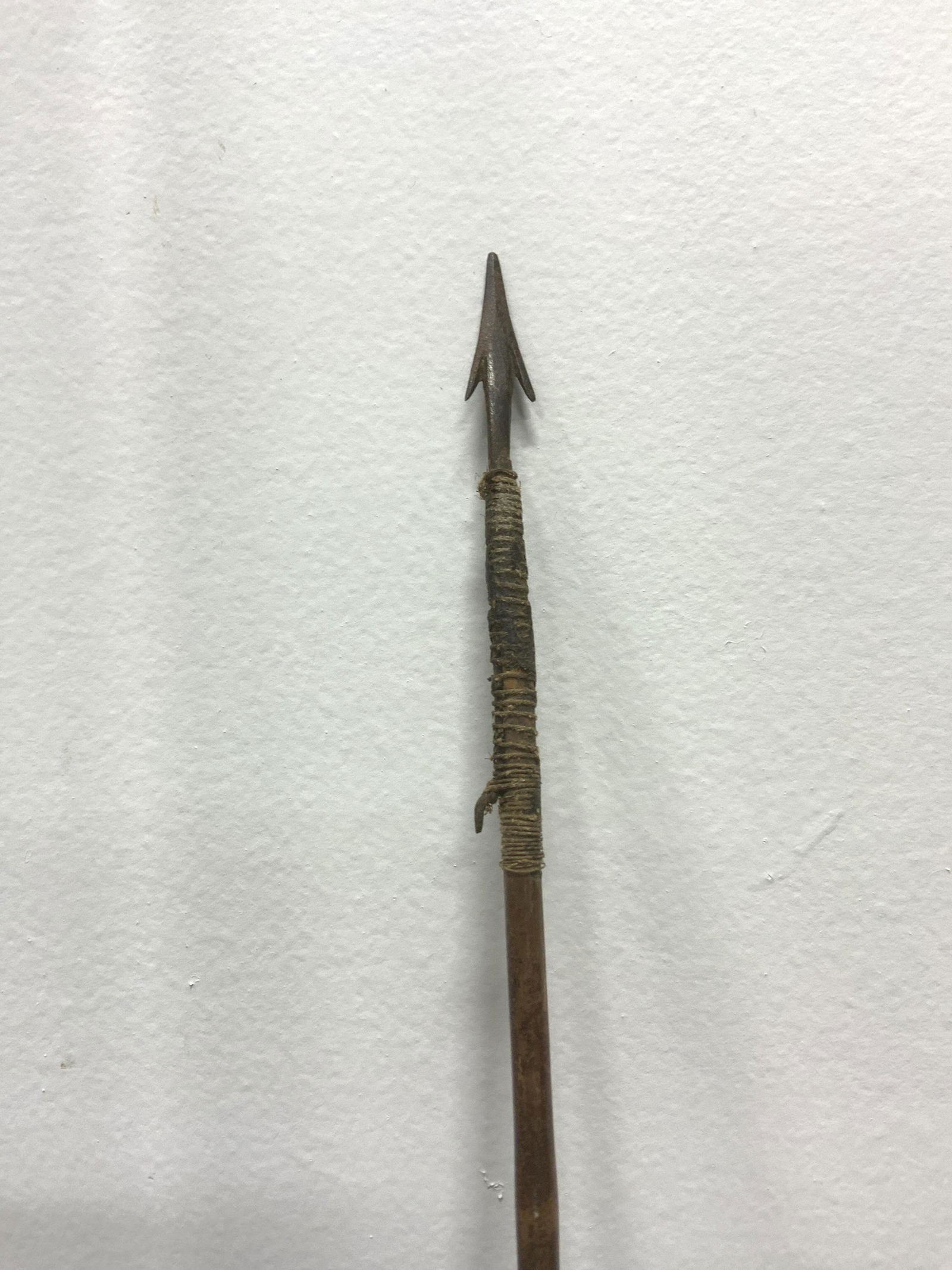 Ebony Hardwood African Bow w Arrows (1 of 10)