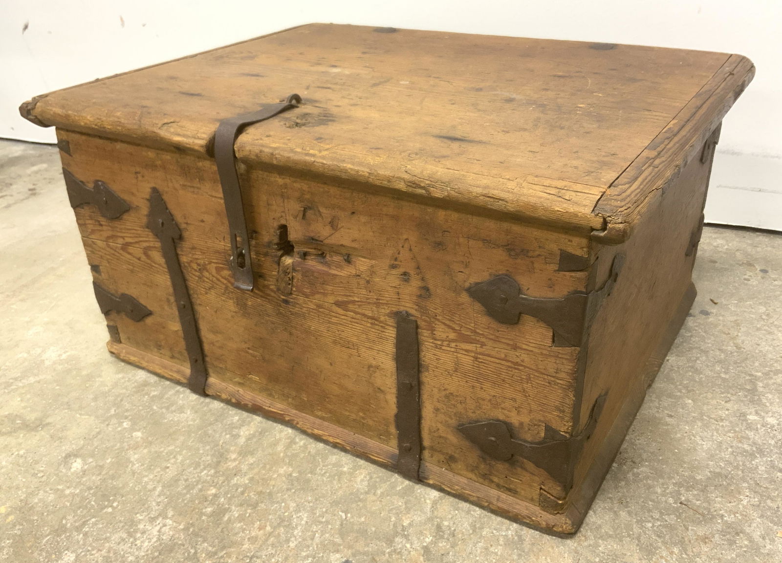 Antique Handmade Wooden Chest (1 of 13)