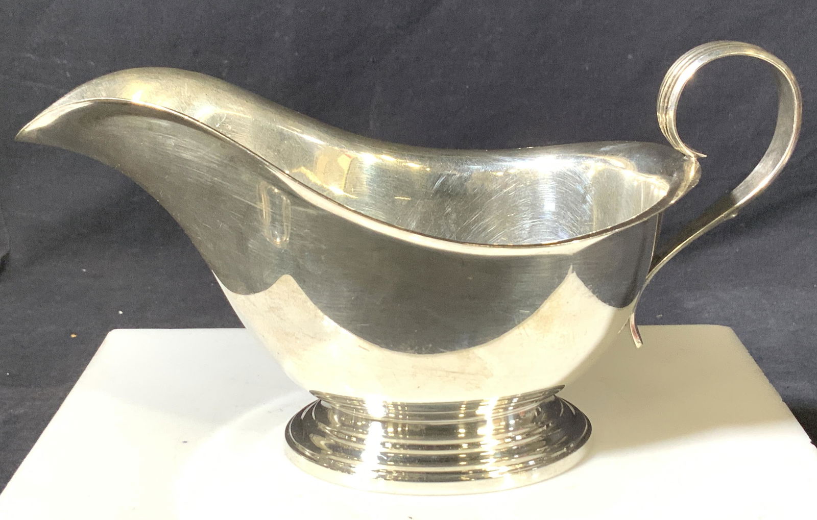 GORHAM STERLING SILVER GRAVY BOAT (1 of 6)