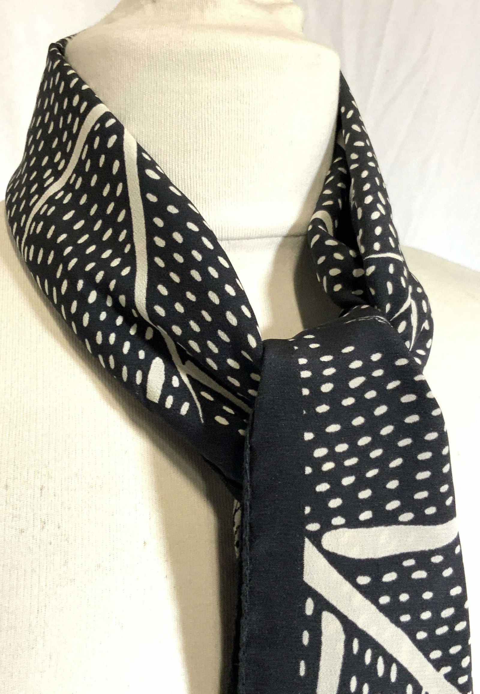 ETRO Womens Black & White Silk Scarf (1 of 8)