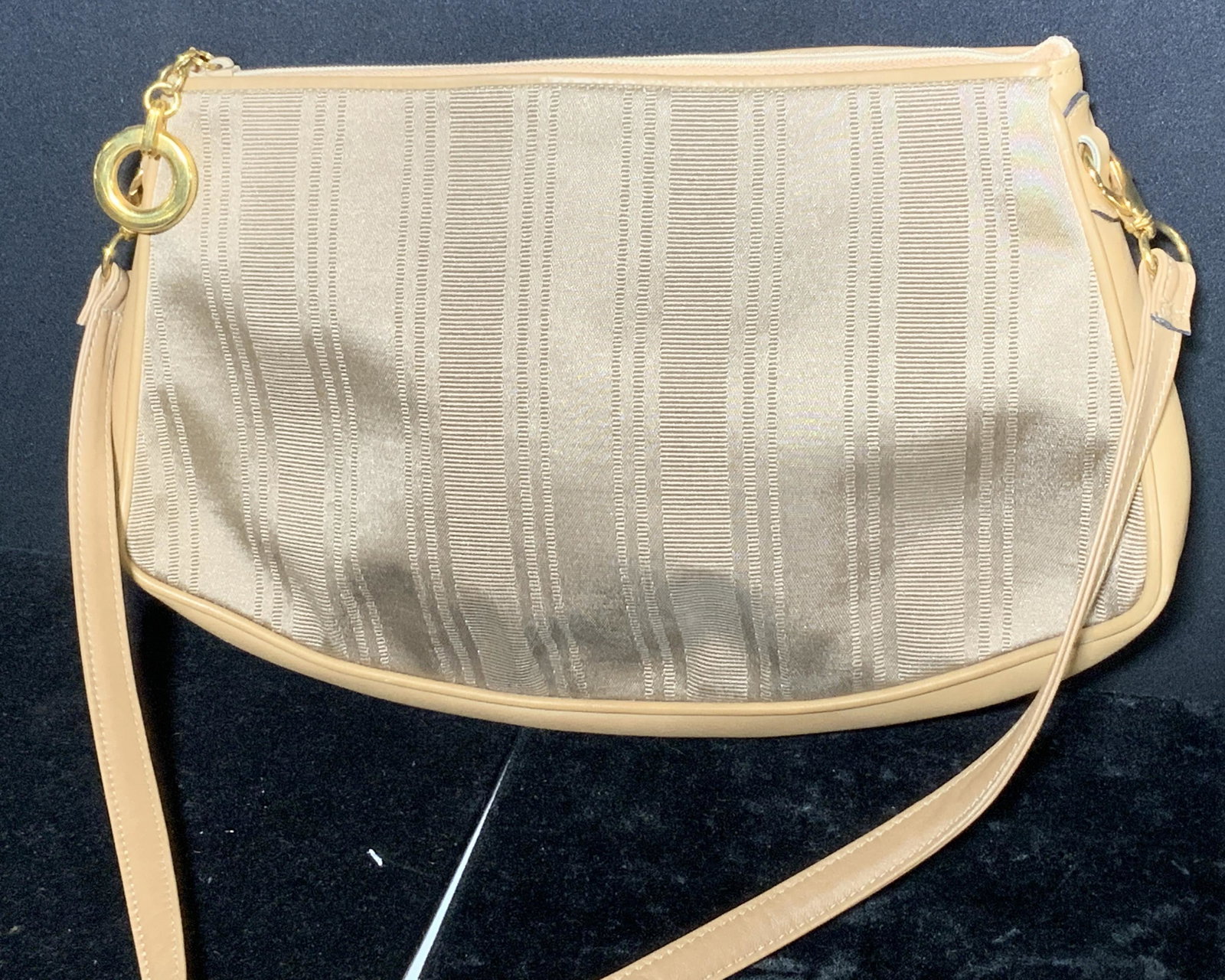Signed Paloma PICASSO Crossbody Bag, IT: Vintage Paloma Picasso bag with narrow shoulder strap, long drop , 23 in. Butter soft leather in tan. Signed name on gold tone zipper pull. Works as a clutch- detachable strap. Measures 11 x 8 in. Mad