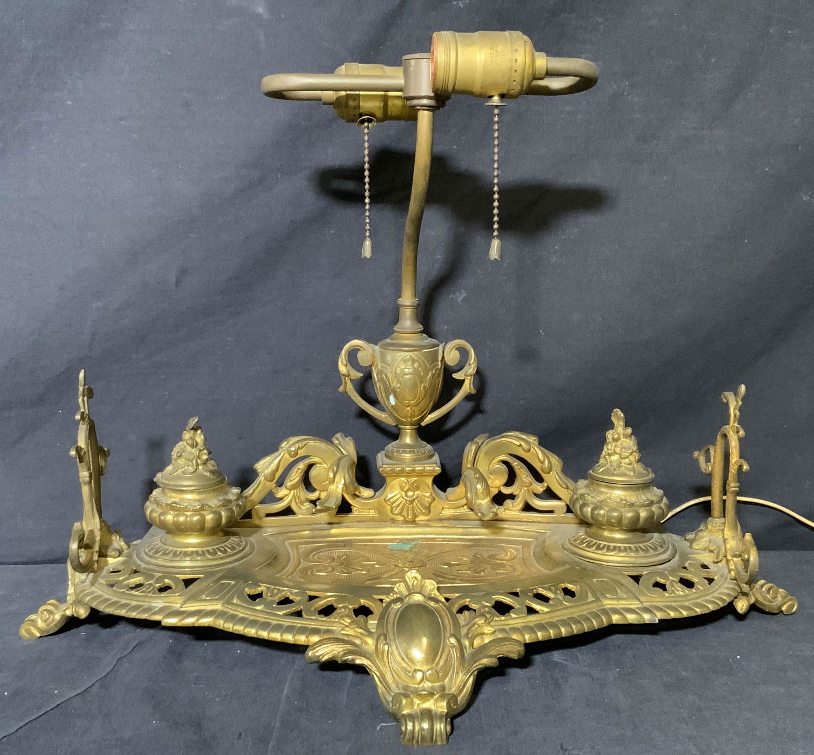 LEVITON Vintage Double Inkwell Desk Lamp (1 of 9)