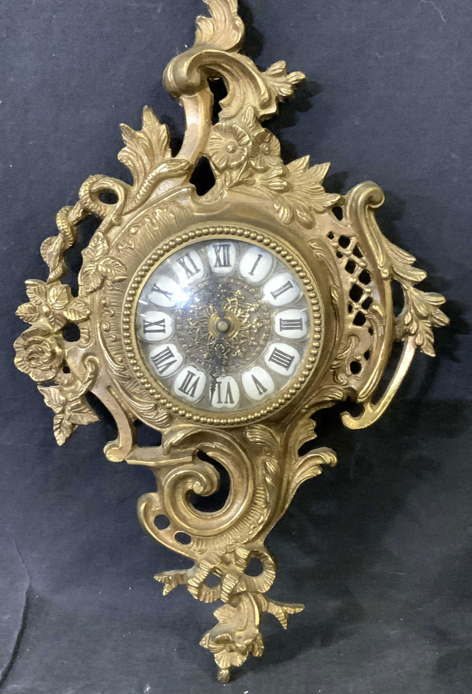 Rococo Ormolu Roman Numeral Clock (1 of 10)