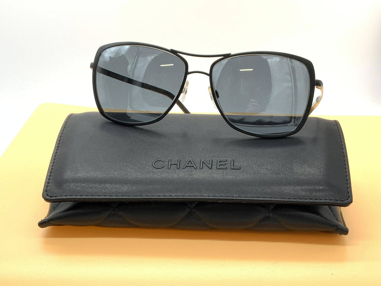 CHANEL COLLECTIBLE SUNGLASSES & Leather case (1 of 11)