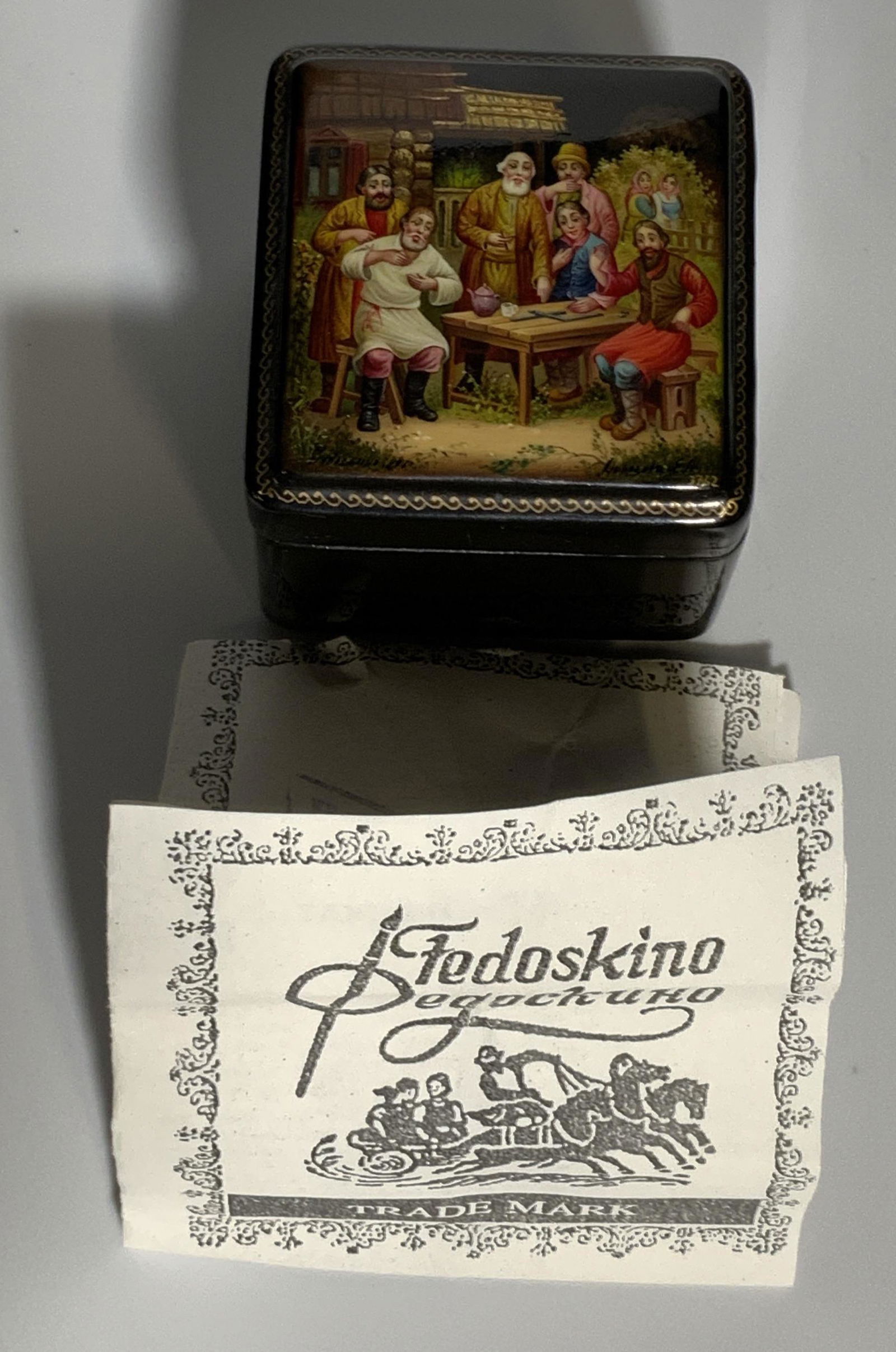 Vintage Russian FEDOSKINO Red Interior Lacquer Box (1 of 5)