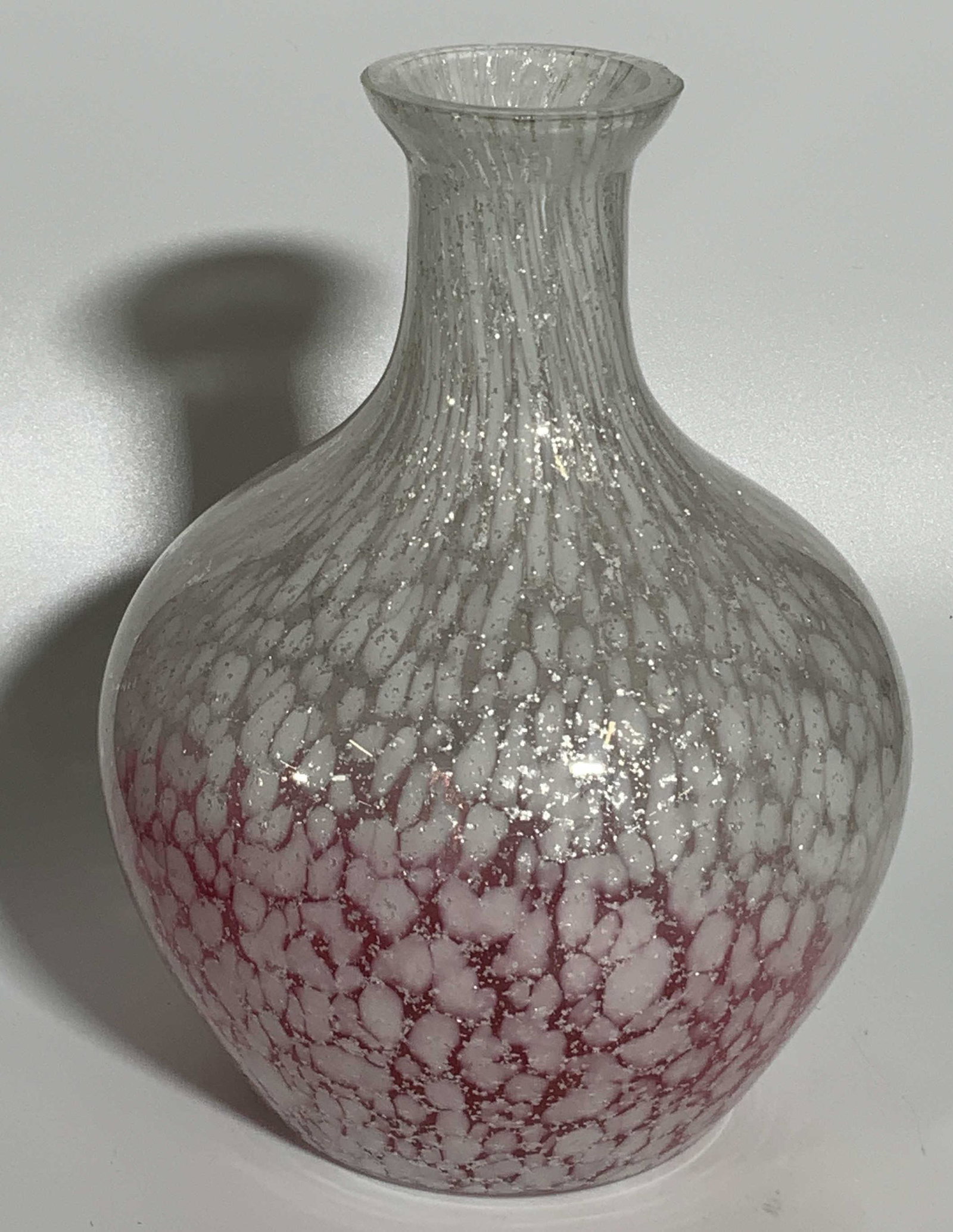 Art Glass Pink & White Vase: Art Glass Pink & White Vase, no apparent inscriptions, measures 4 1/2 x 6 inches, wear consistent with age and use, some chipping to rim. Artwork, fine art, tabletop art, tabletop decor, home decor, d