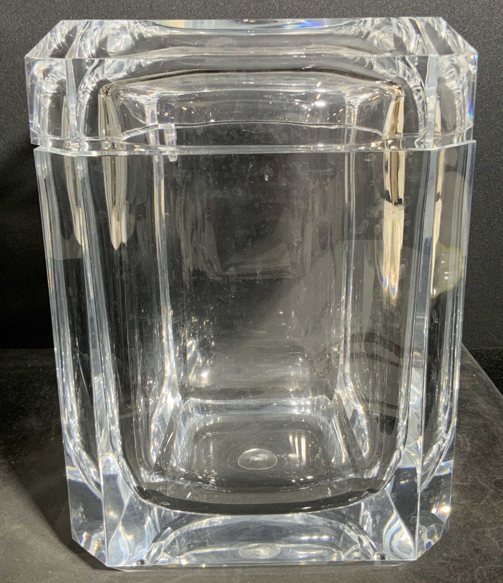 Vintage Faceted Chunky Lucite Ice Bucket W/ Lid (1 of 11)