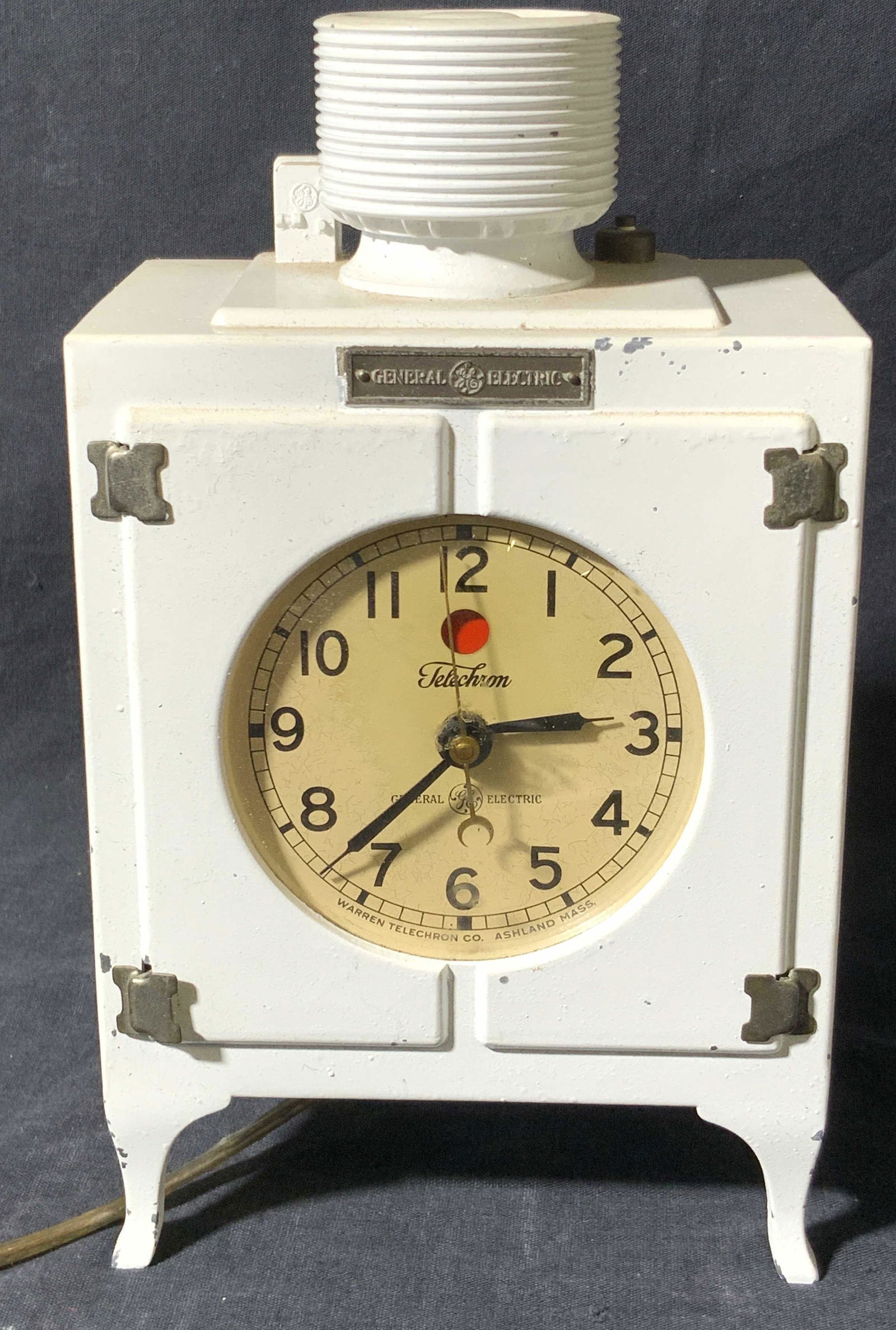 Vintage GENERAL ELECTRIC Tabletop Clock (1 of 9)
