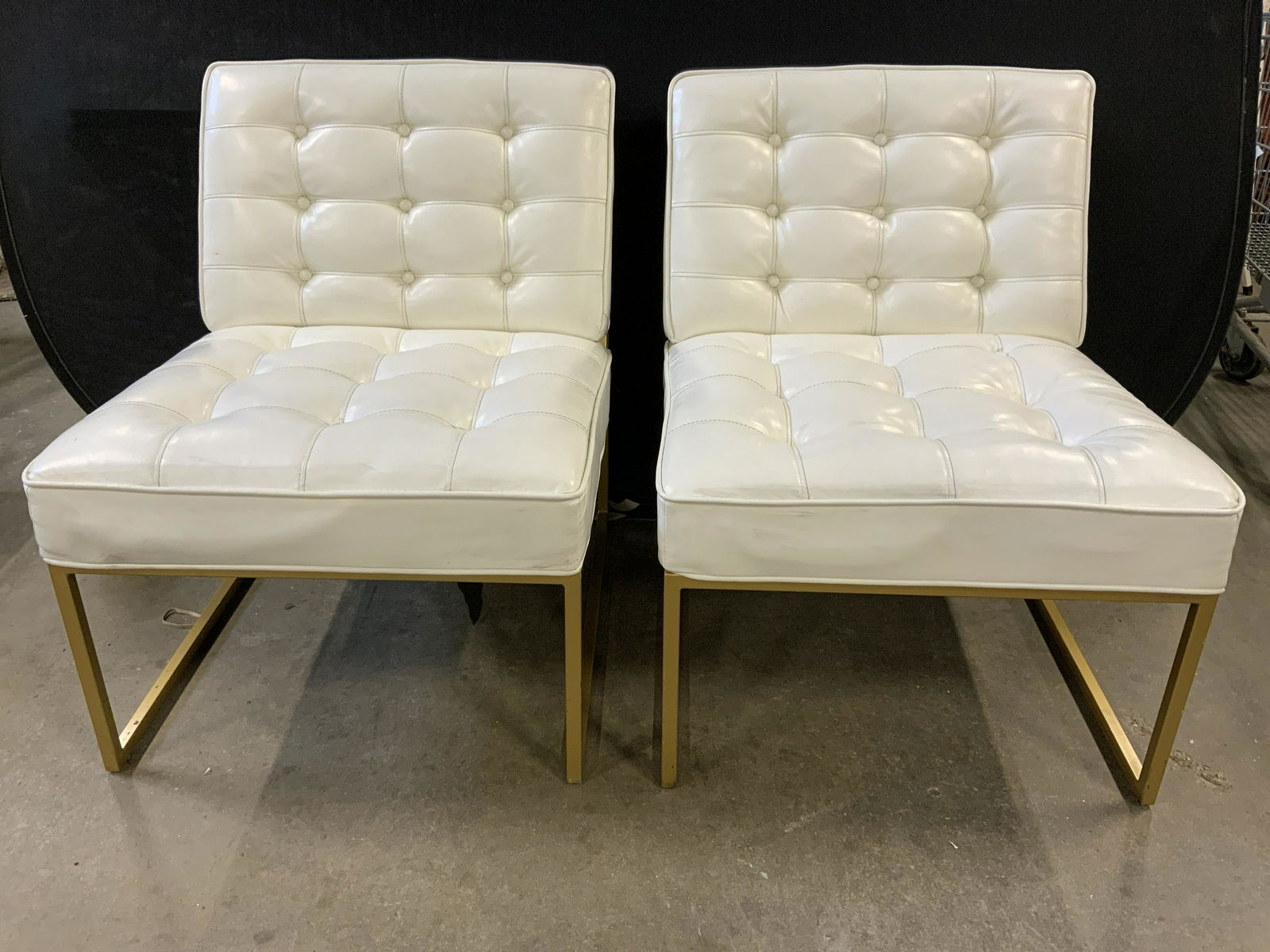 Group Lot 4 OSP HOME FURNISHINGS Accent Chairs (1 of 8)