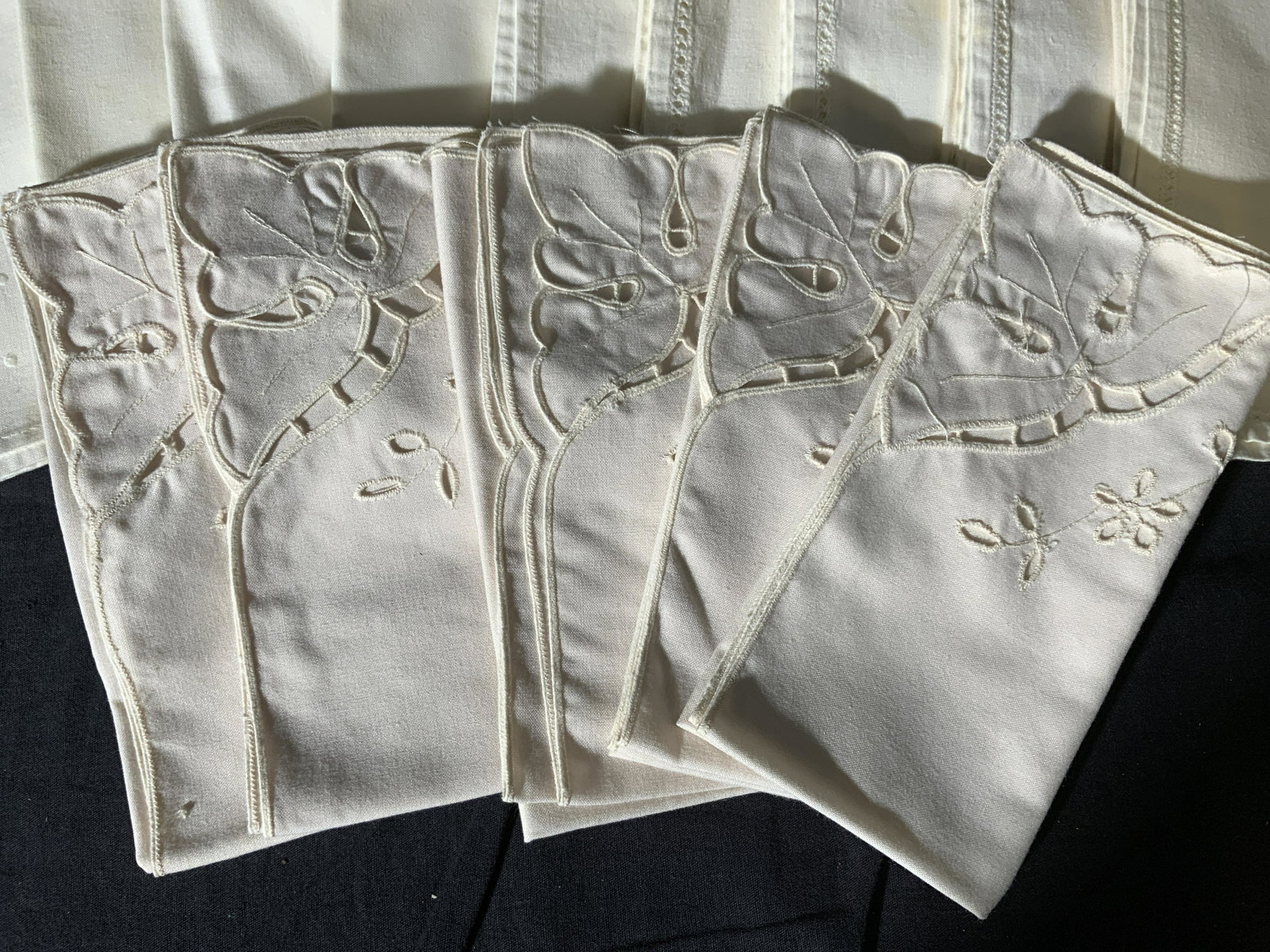 Group lot napkins linens (1 of 7)