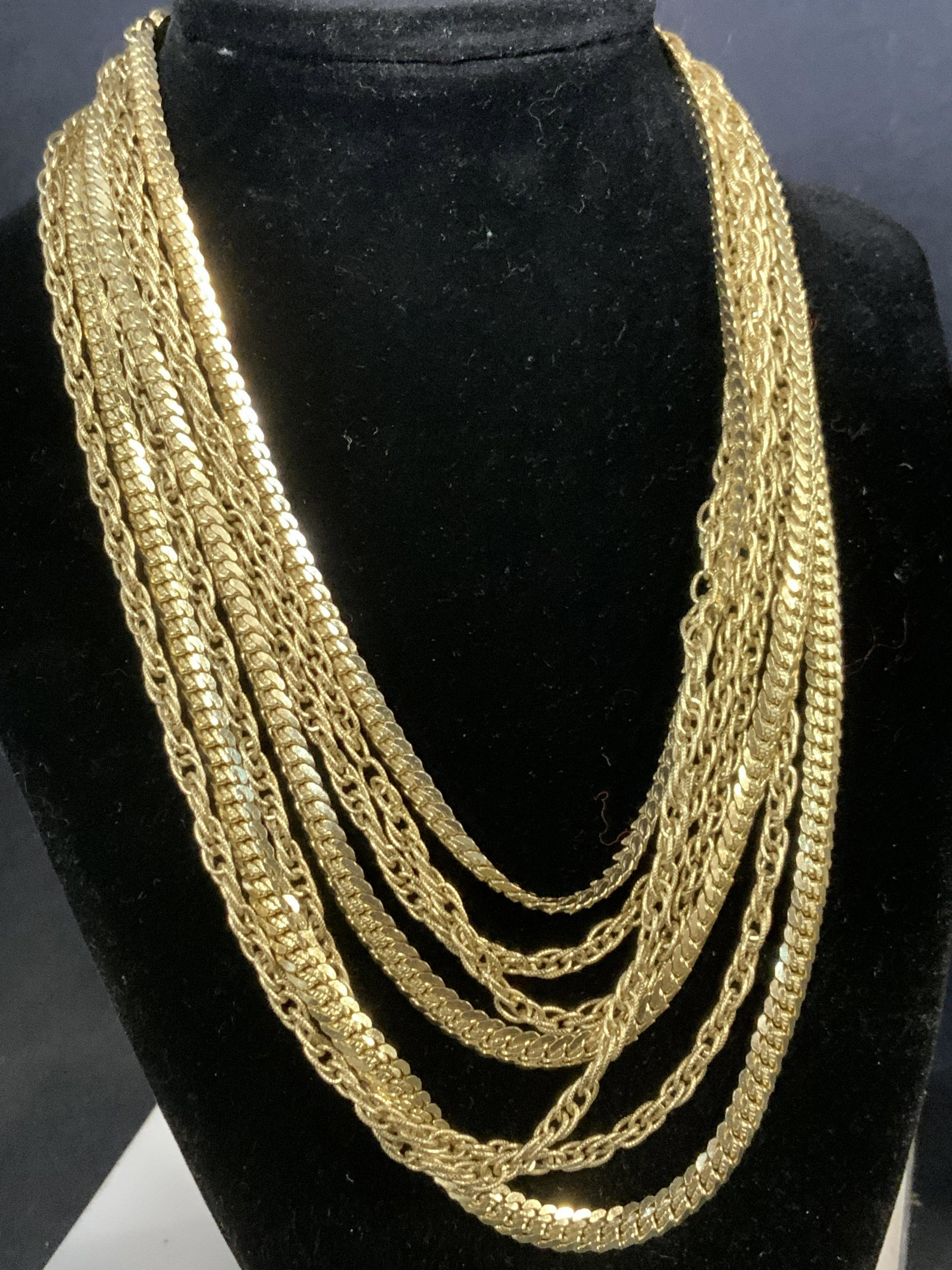 Grp lot 4 Gold Tone Statement Necklaces, More (1 of 8)