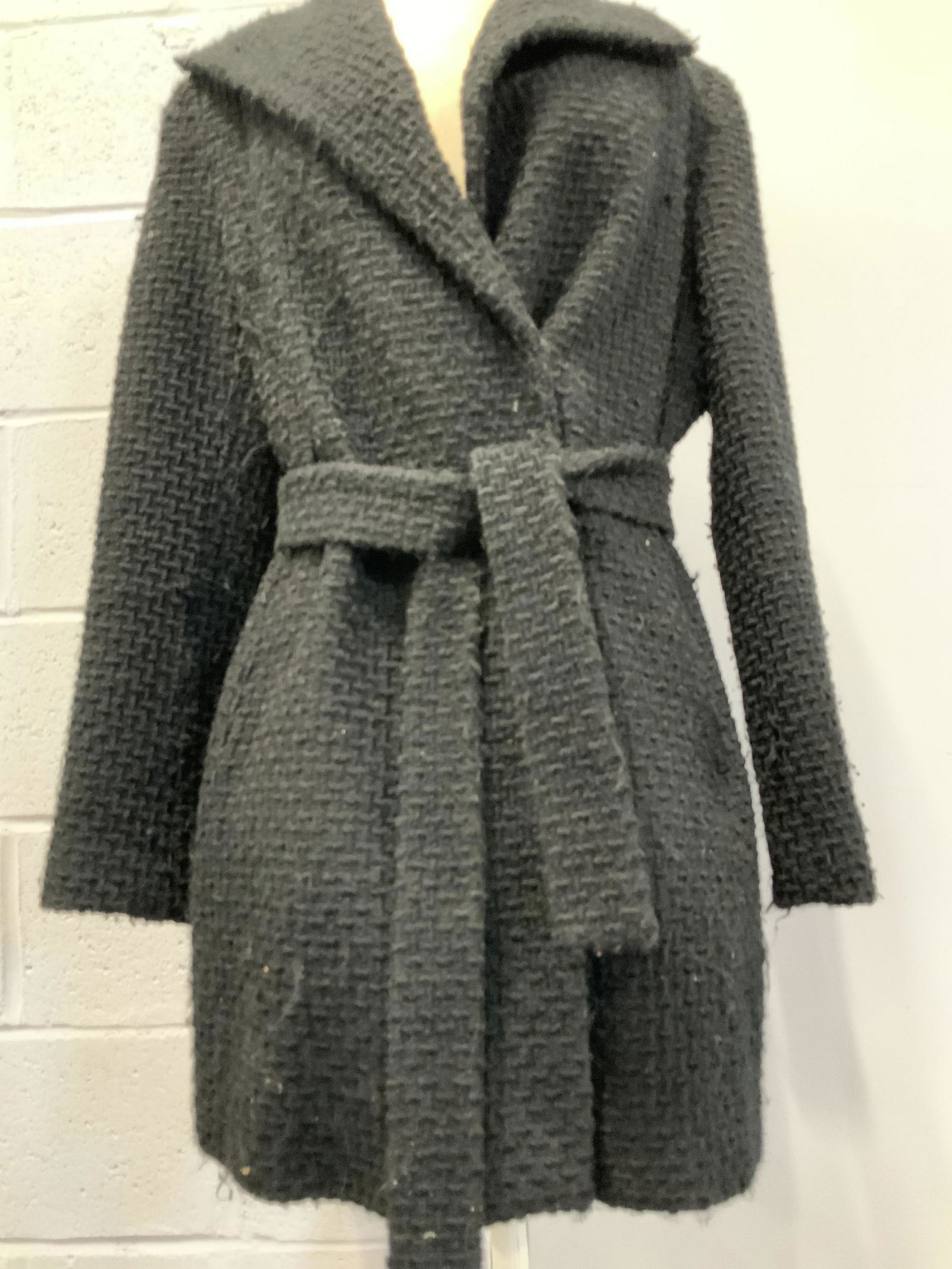 CALVIN KLEIN Black Wool Coat w Belt (1 of 7)