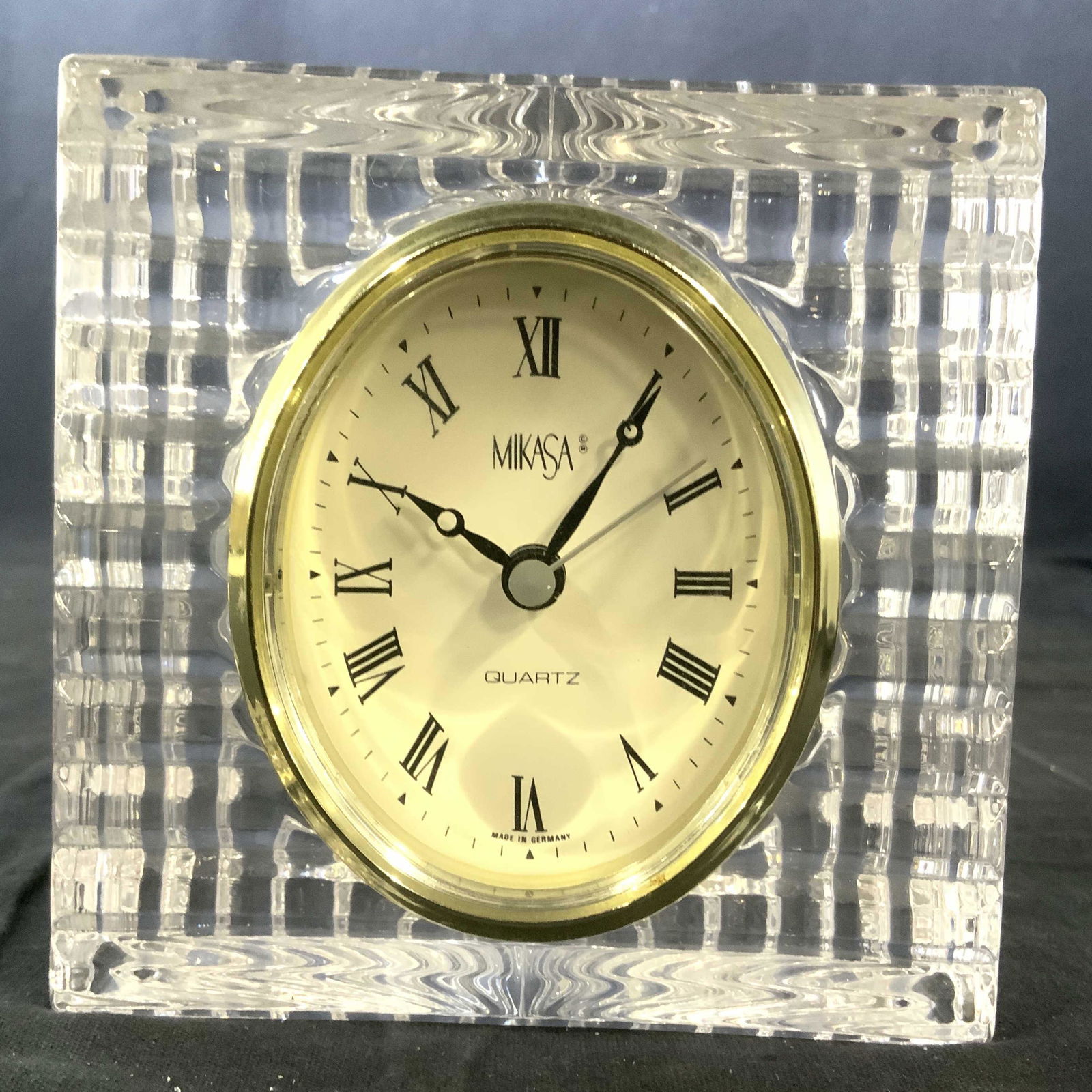 MIKASA Crystal Tabletop Clock (1 of 7)