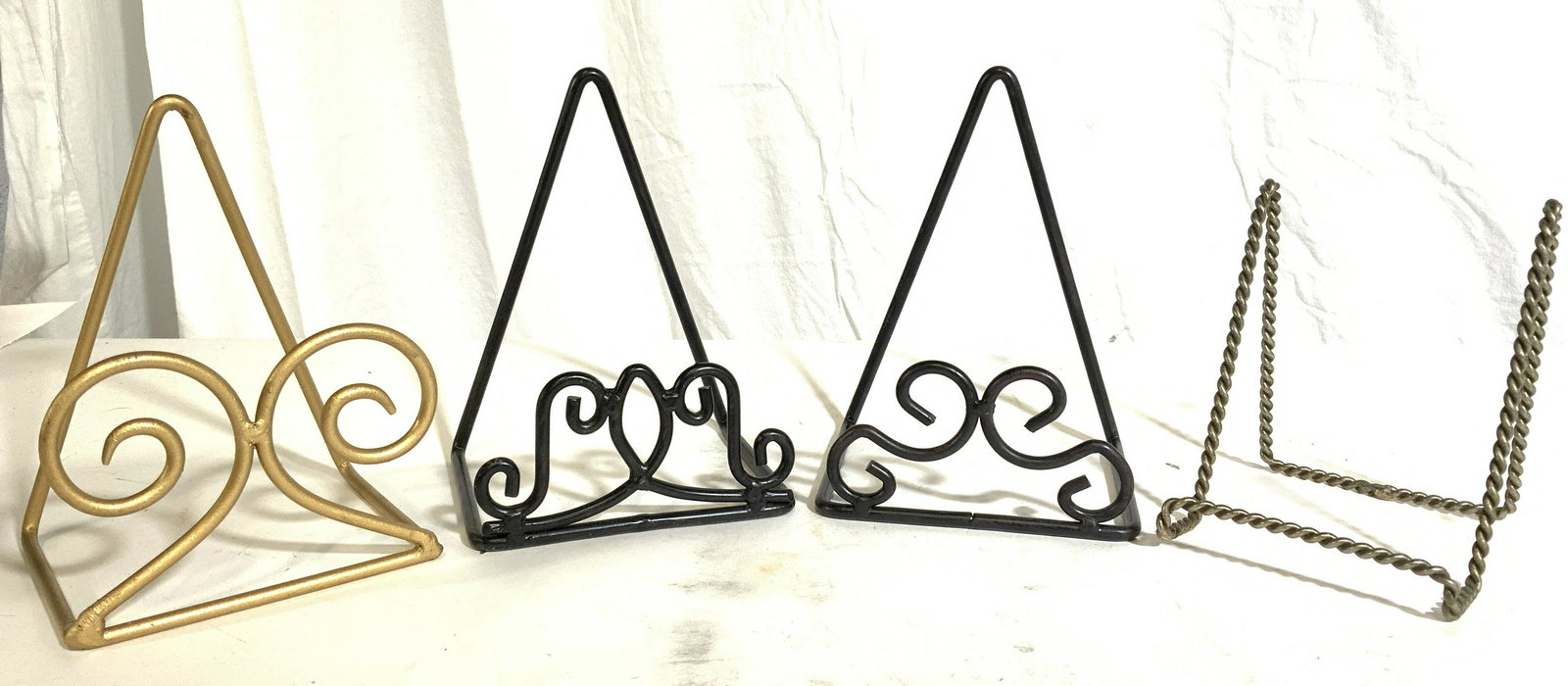 Lot 4 Metal Plate Stands (1 of 7)