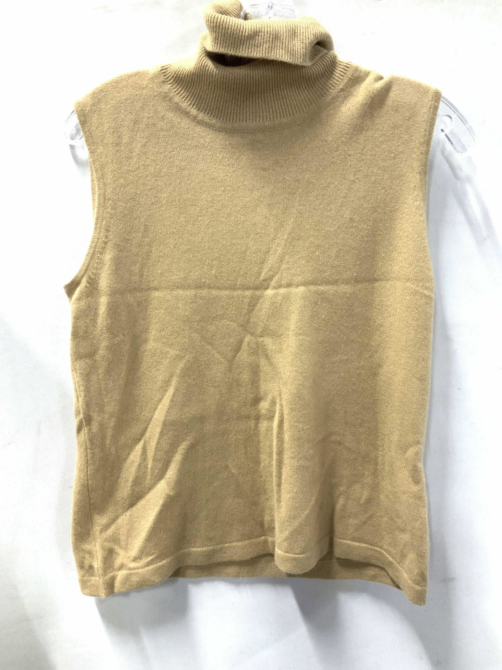 COLLECTION CASHMERE SLEEVELESS TURTLENECK: Caramel Toned 100% cashmere sleeves sweater with turtleneck. Labeled designer Collection. Size Medium. Property of Bedford, NY Estate Ladies elegant casual wear, ladies sleeveless cashmere sweater, la