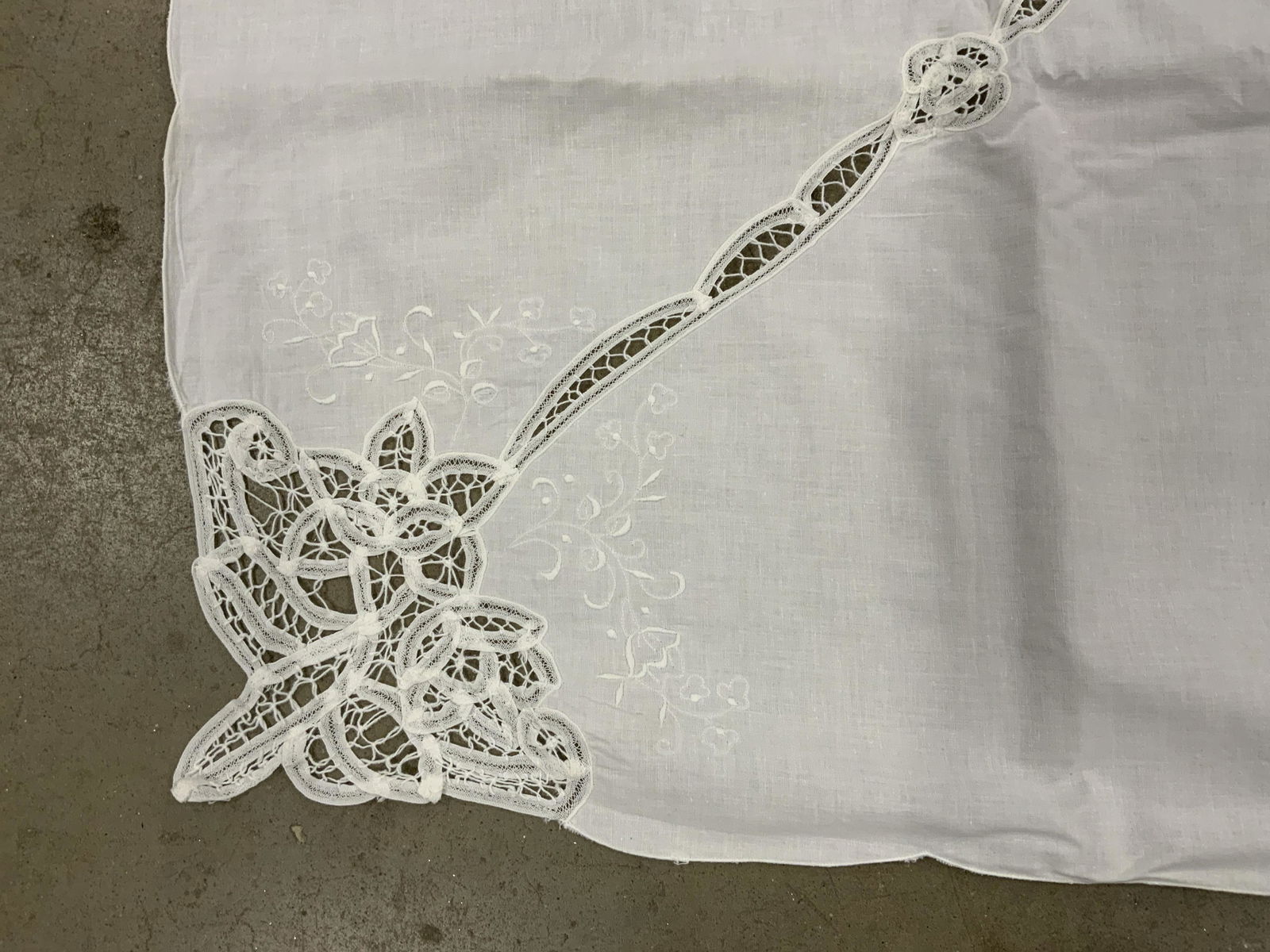 Lot 2 Linen Tablecloths (1 of 7)