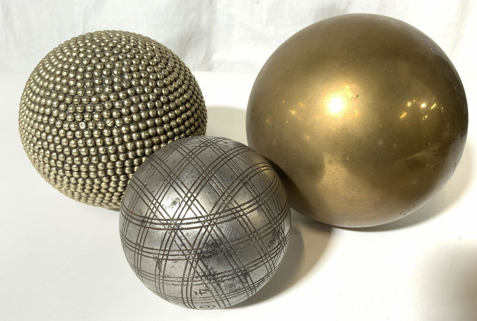 Lot 3 Assorted Spherical Decor (1 of 7)