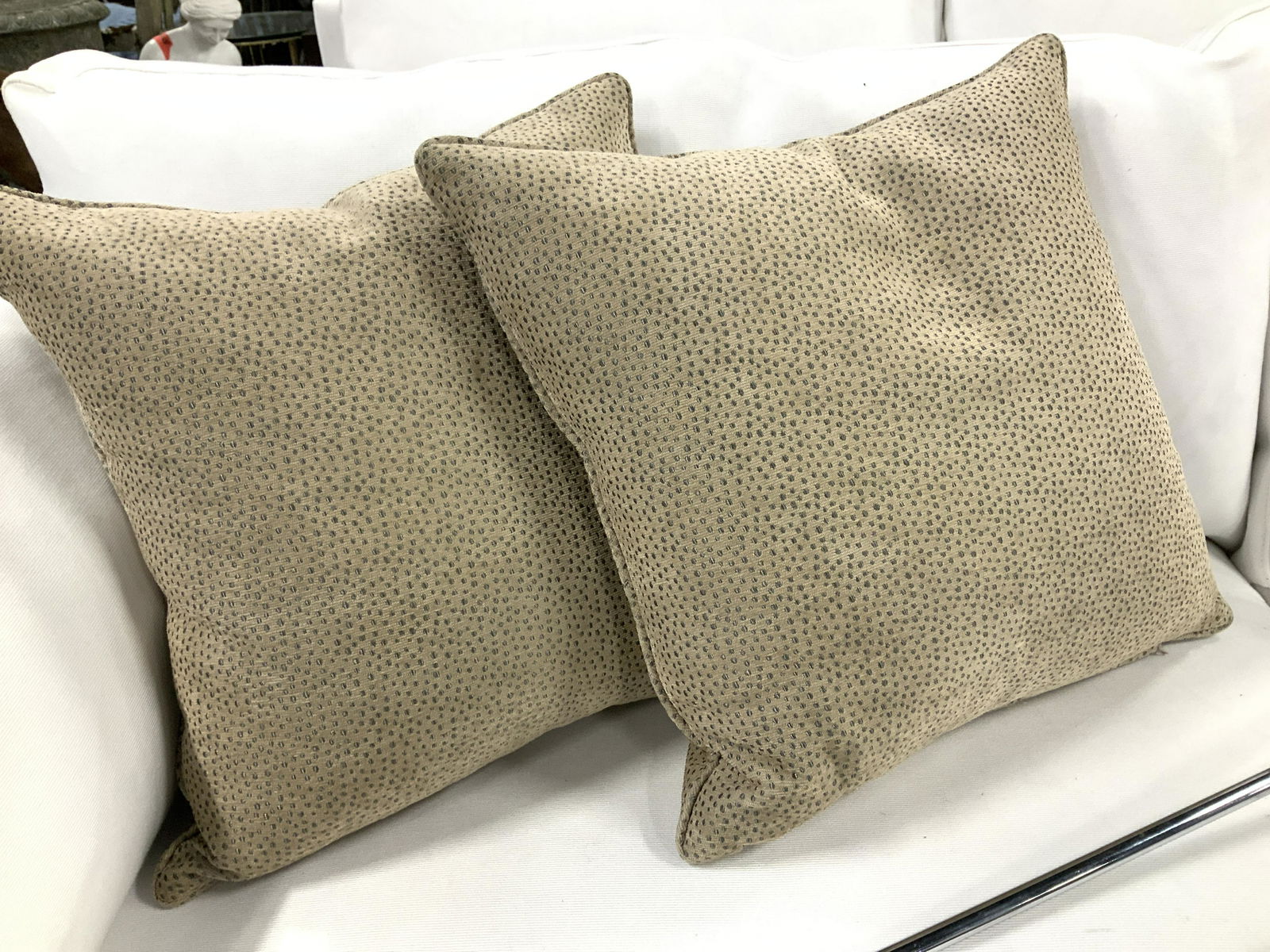 Pair Custom Made Plush Feather Down Pillows (1 of 5)