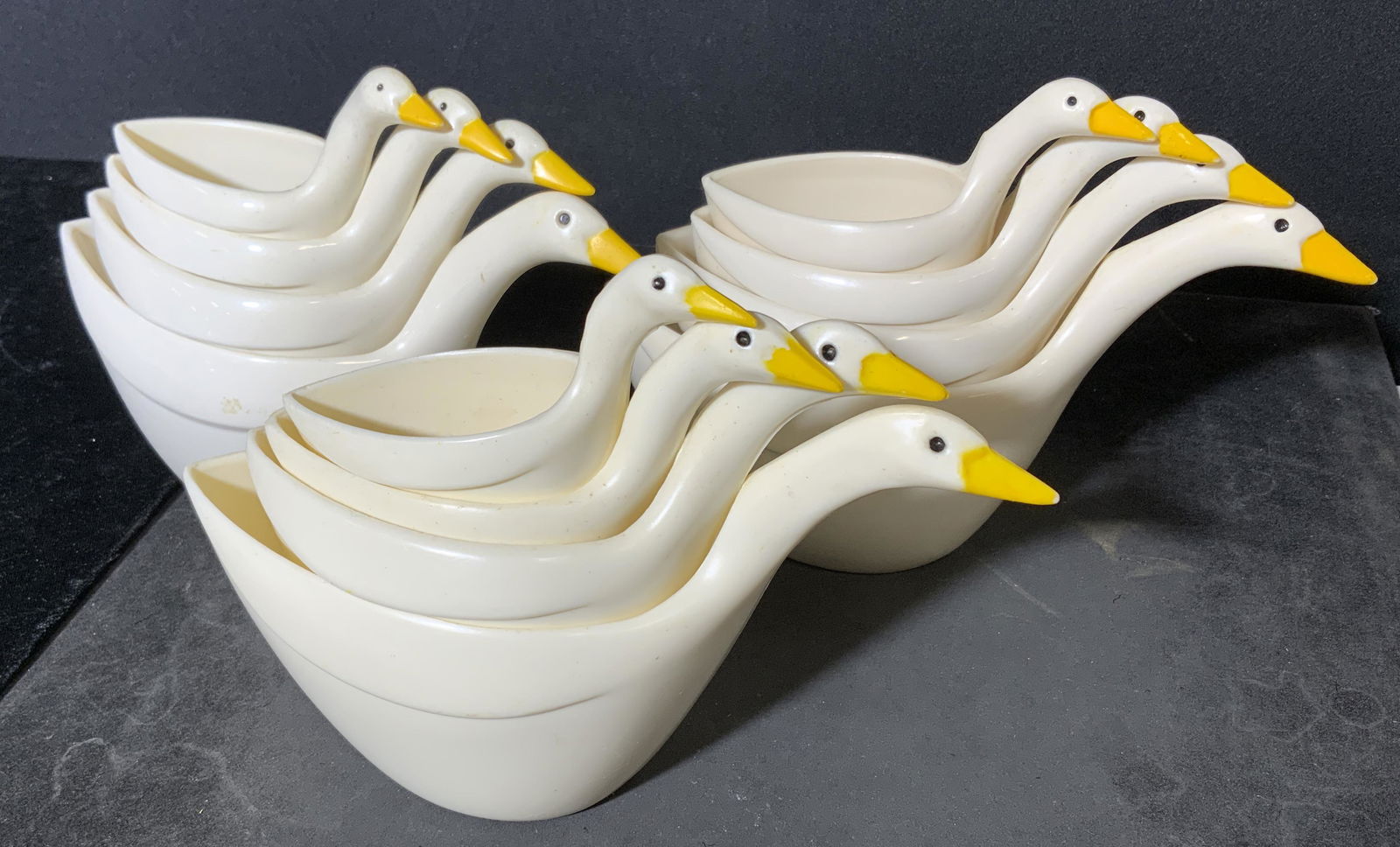 Group Lot 12 Duck Measuring Cups (1 of 5)