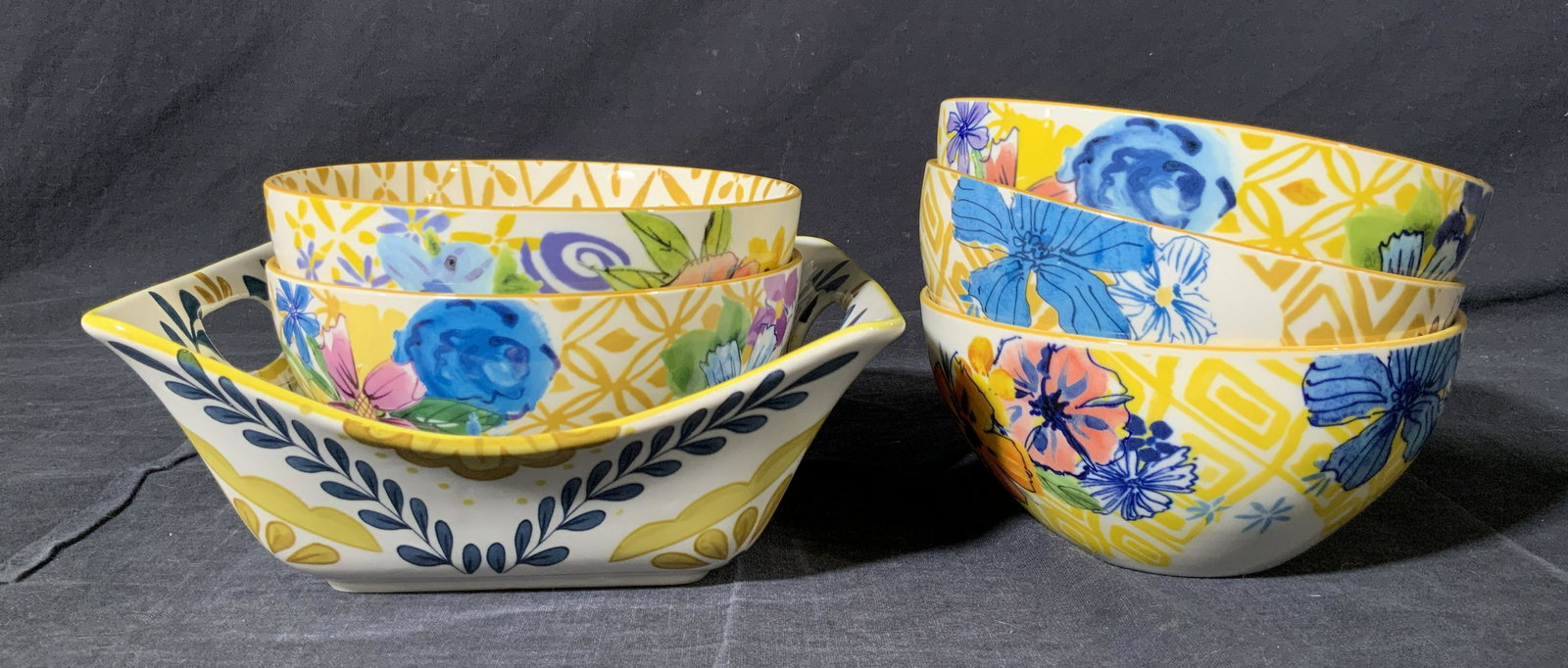 Group Lot 6 CERTIFIED INTERNATIONAL Bowls (1 of 7)