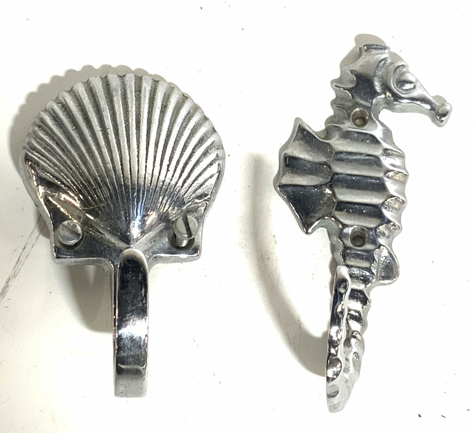 Group Lot 3 Metal Coat Hangers (1 of 8)