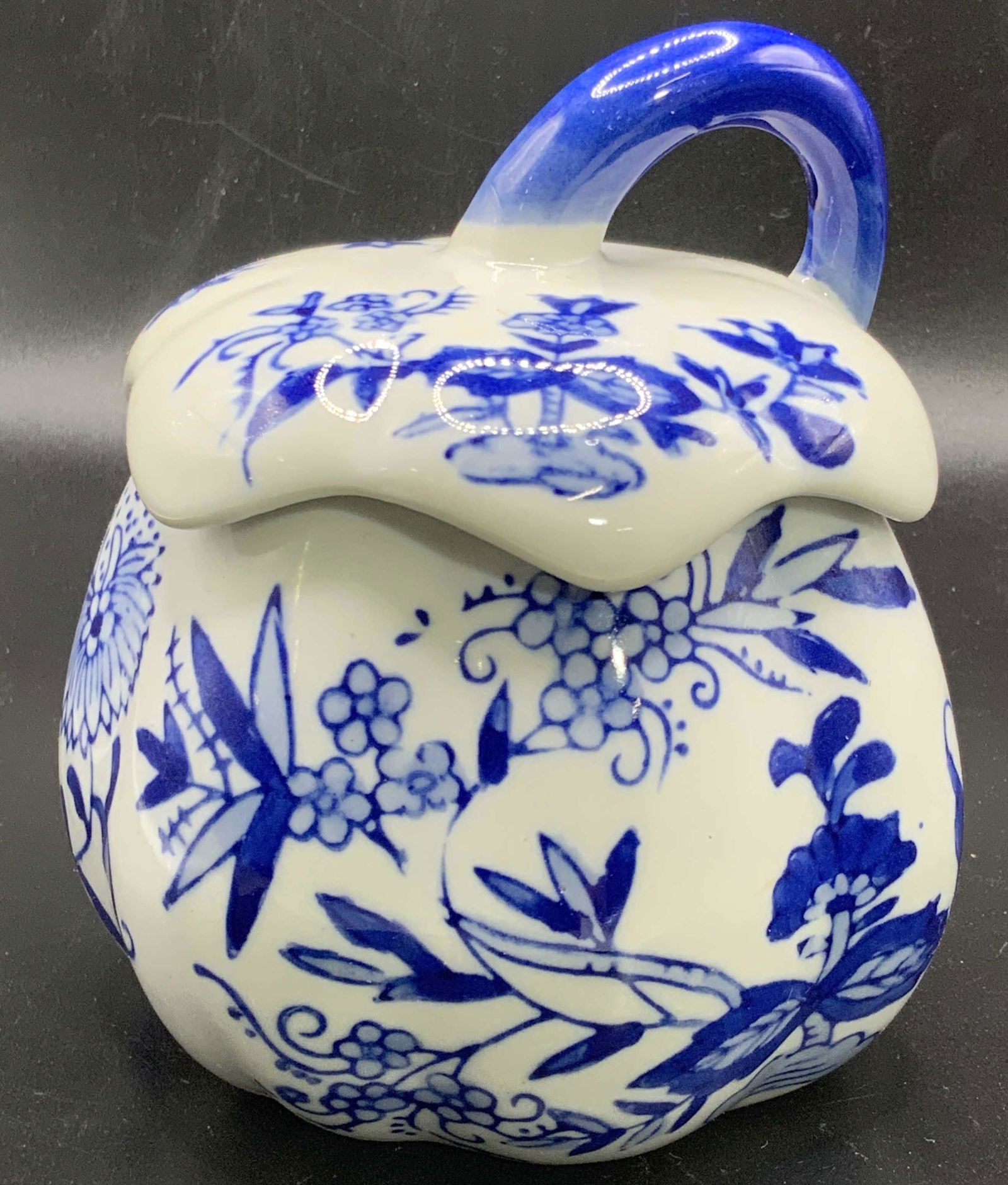 Blue & White Porcelain Sugar Bowl, Lidded (1 of 10)