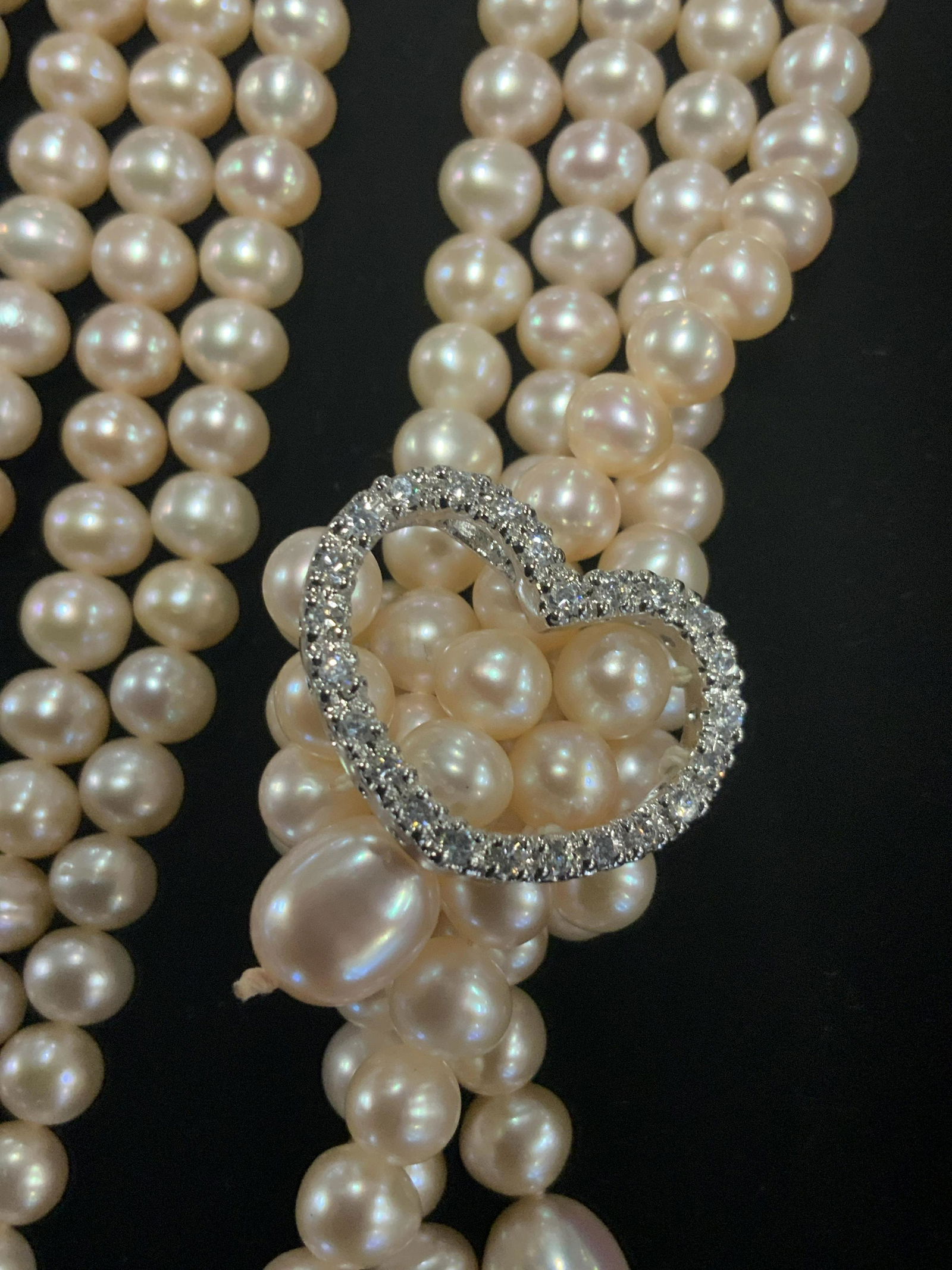 Culture Blush Pearl necklace with Diamond Heart (1 of 8)