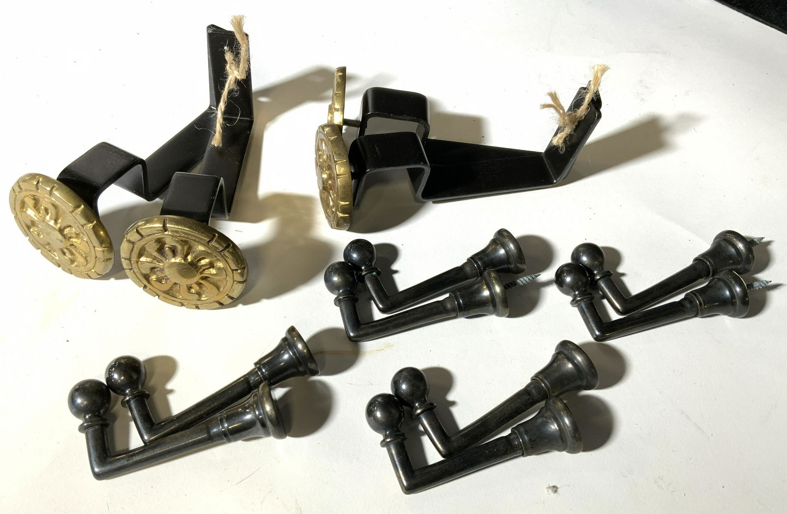 Group Lot 12 Curtain Rod Brackets (1 of 3)