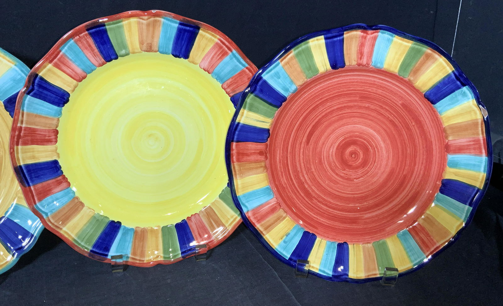 DERUTA 4 PCs Ceramic MultiColored Plates (1 of 11)