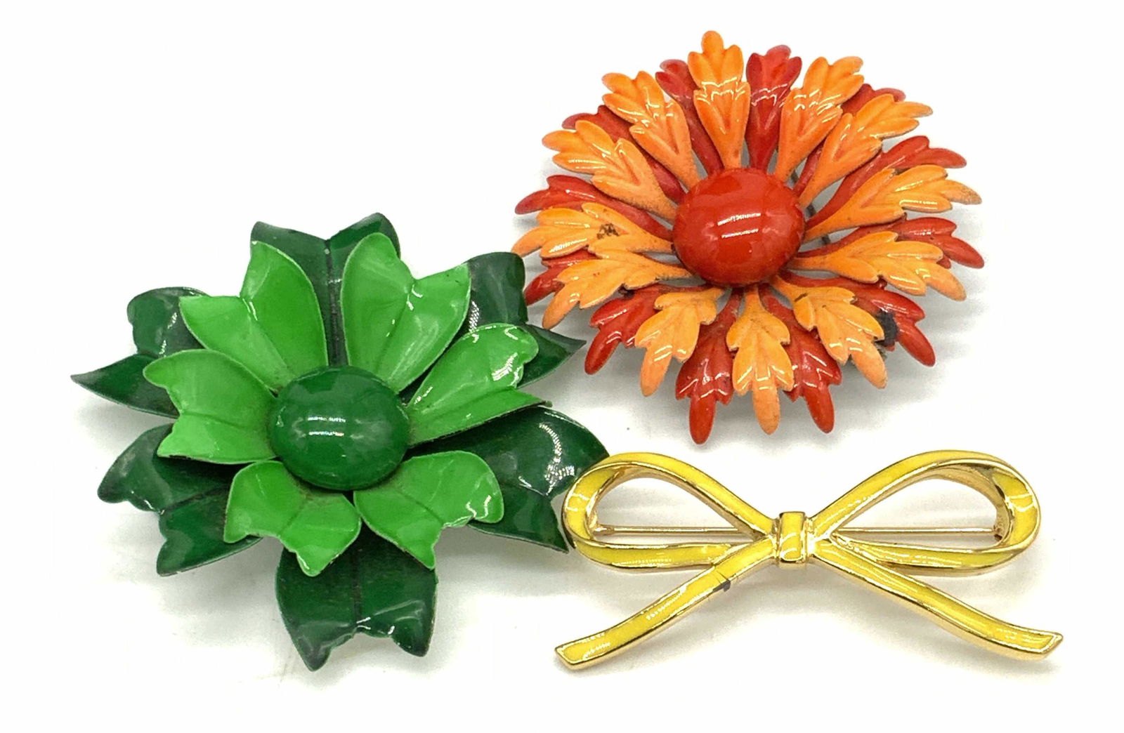 Lot 3 Vintage Enamel Brooches, Trifari & More (1 of 9)