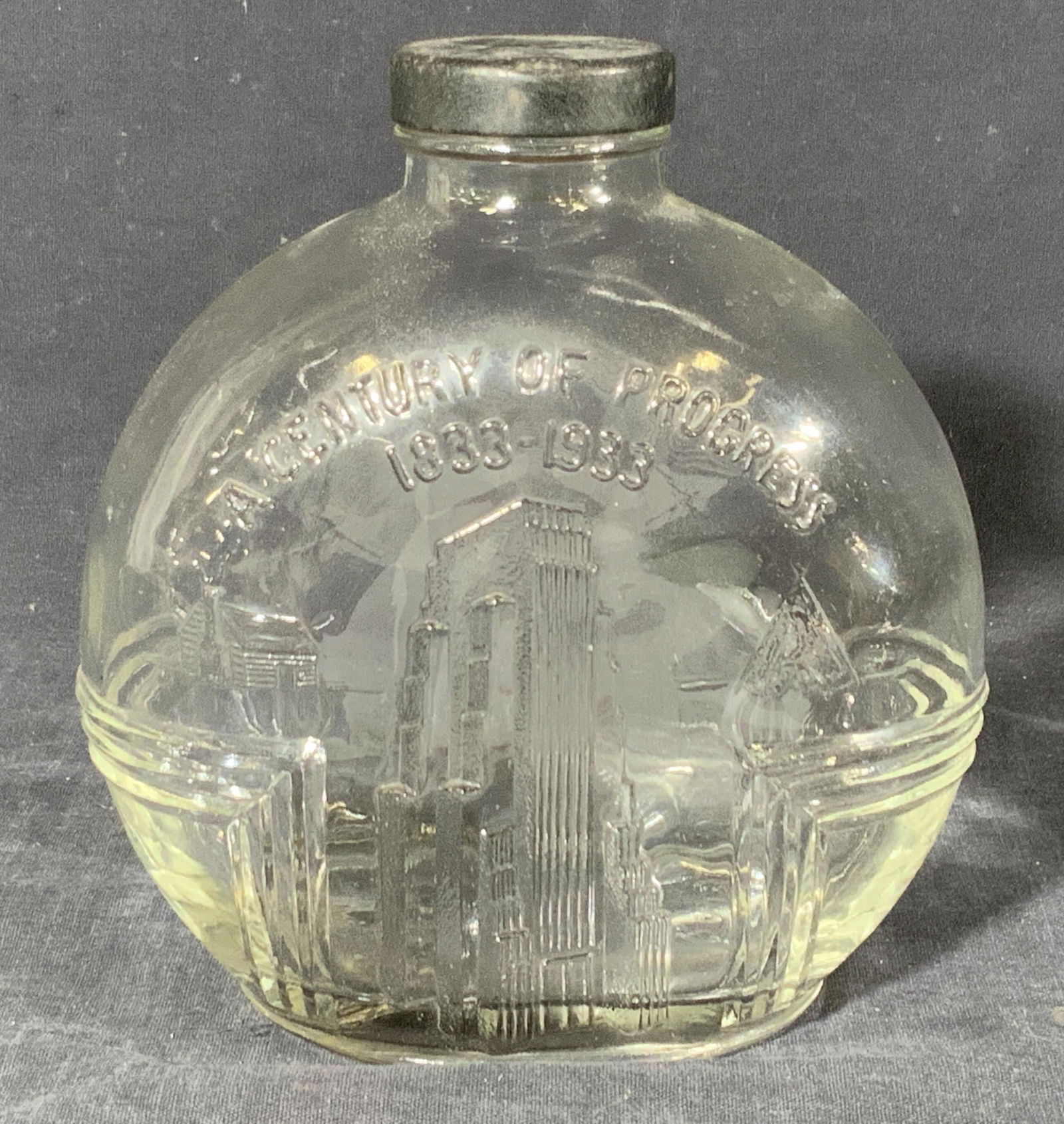 Vintage Chicago Worlds Fair Glass Bottle (1 of 8)