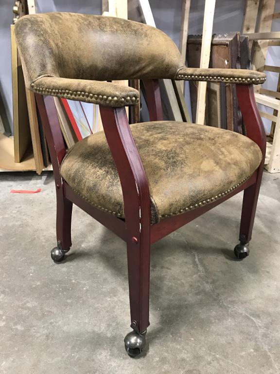 BELNIK INC Armchair On Casters (1 of 9)