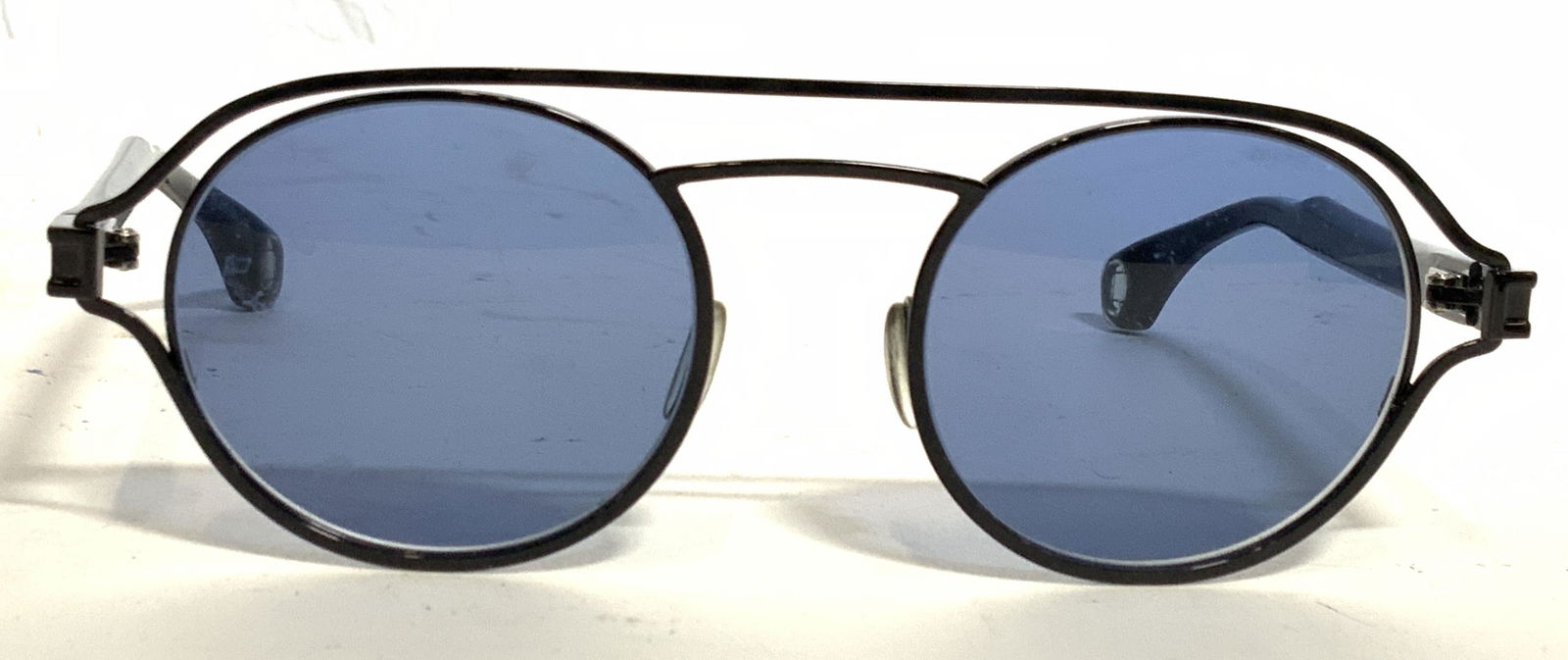 BLAKE KUWAHARA Black Sunglasses & Box (1 of 6)