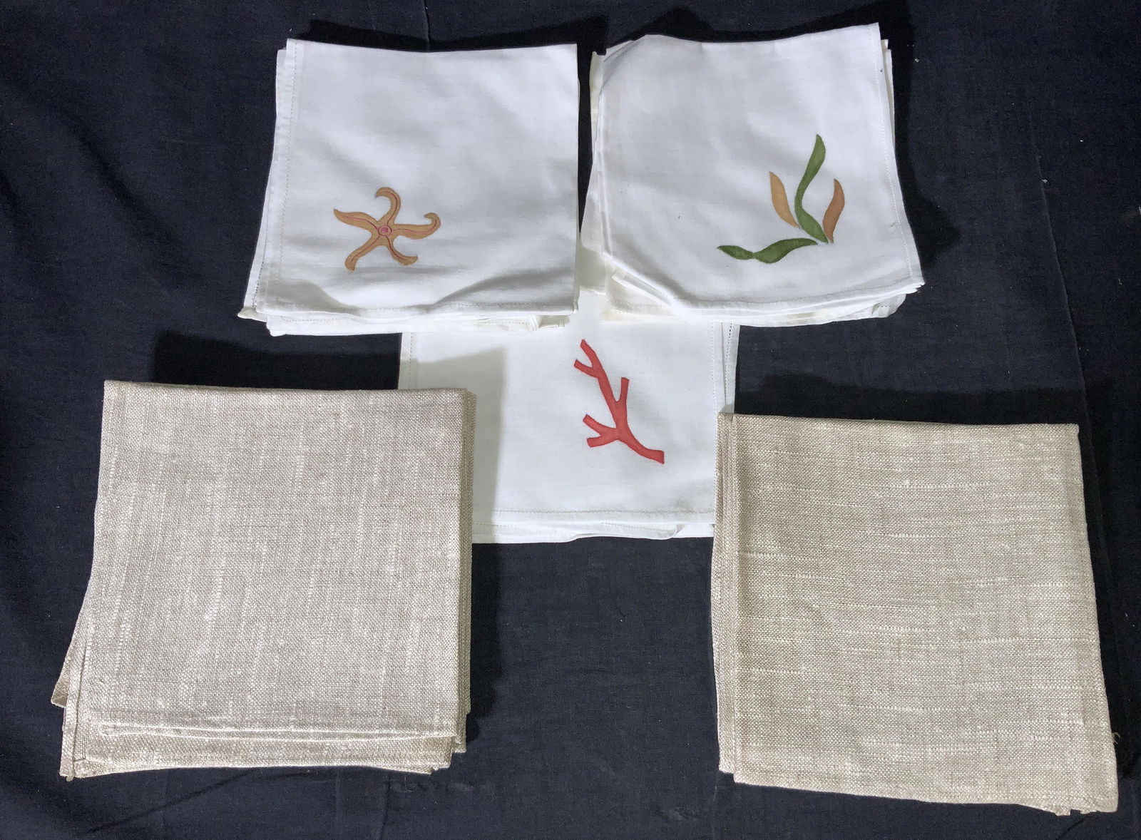 18 PCS Group Lot Linen Tableware (1 of 6)