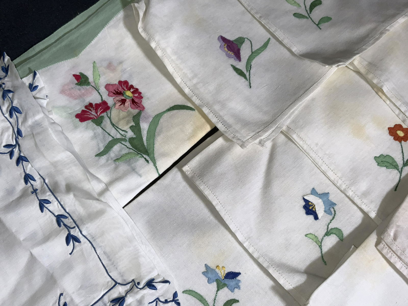 Group Lot Assorted Table Linens (1 of 5)