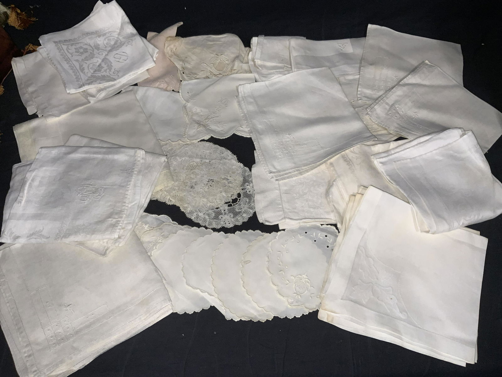 Group Lot Assorted Embroidered Table Linens (1 of 8)