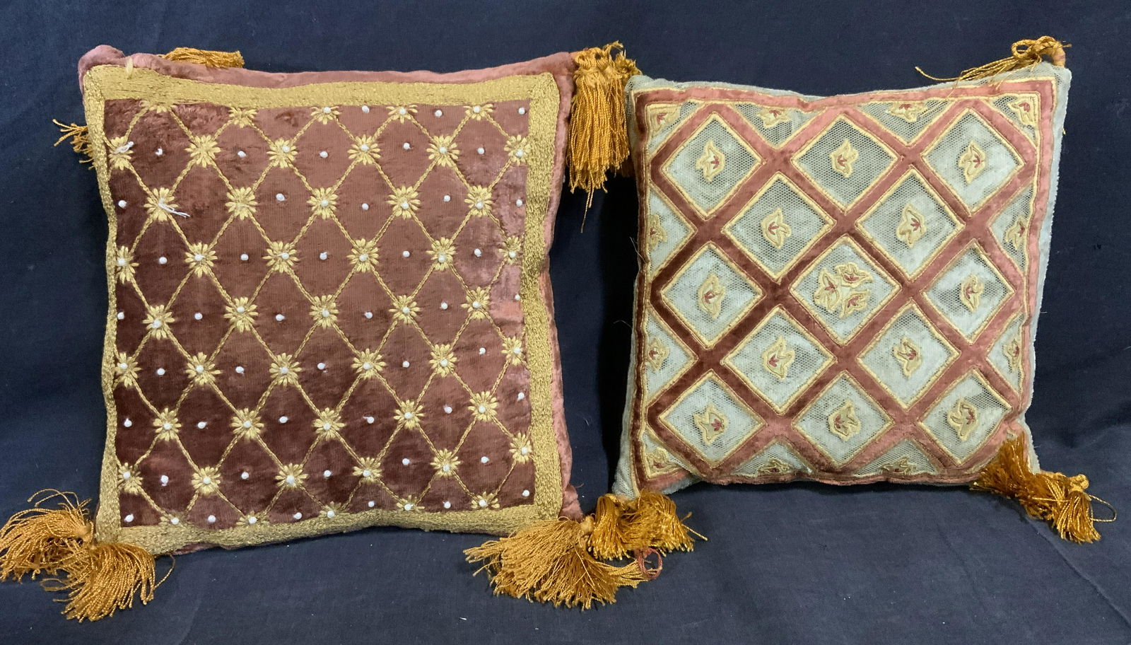 Lot 2 Velvet Style Throw Pillow (1 of 6)