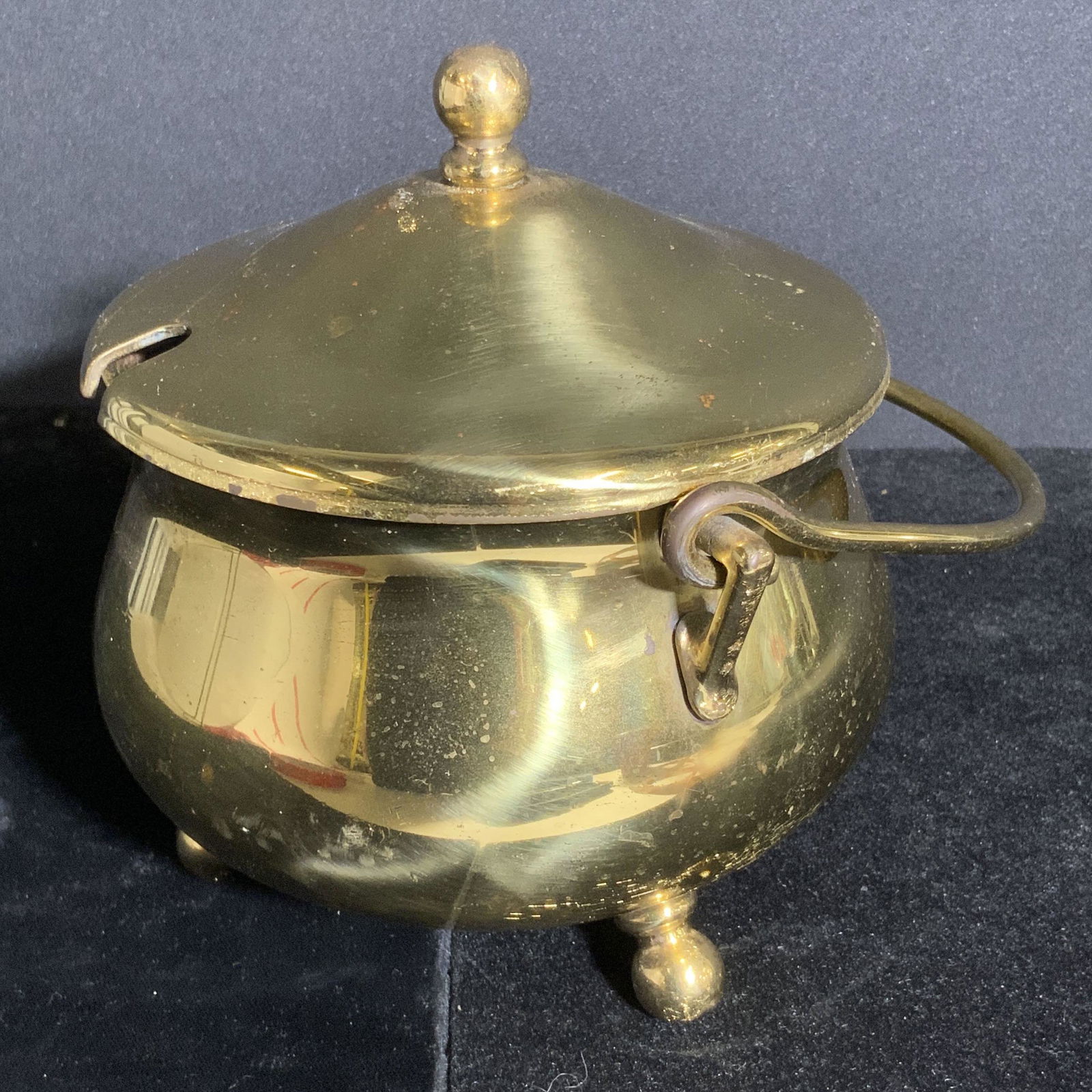 Vintage Brass Tabletop Cauldron, Lidded (1 of 10)