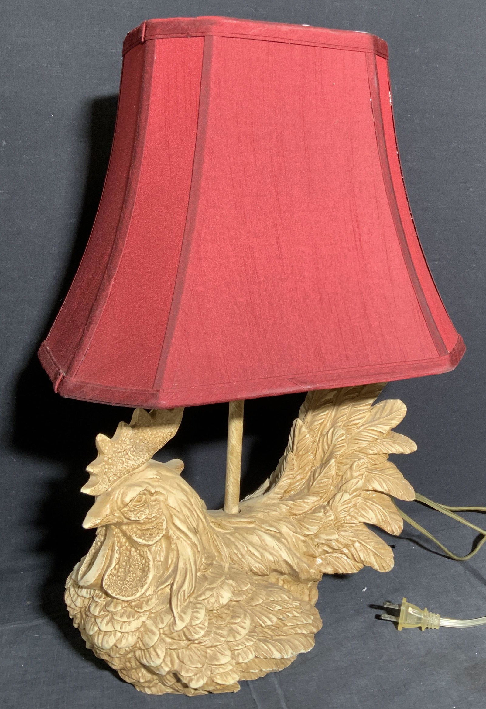 Vintage Rooster Motif Table Lamp w Shades (1 of 9)