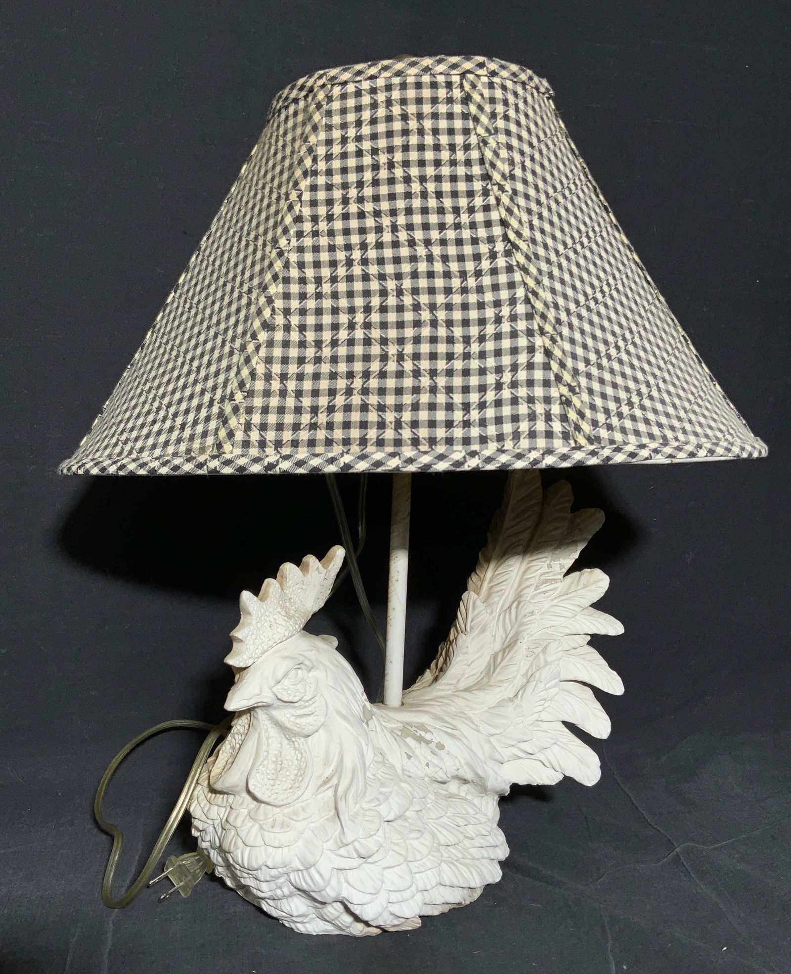 Vintage Rooster Motif Table Lamp w Shades (1 of 8)