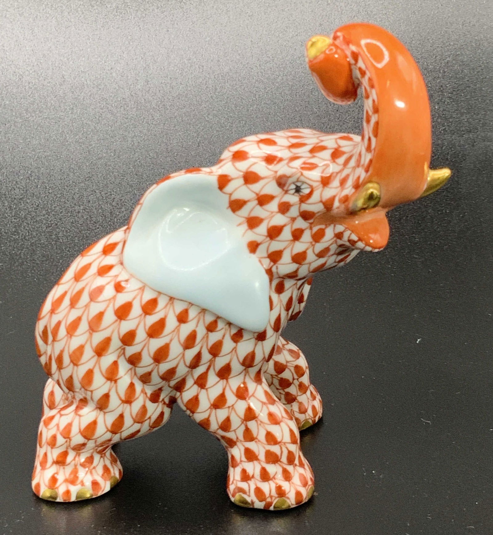 HEREND HUNGARY Porcelain Young Elephant Figural (1 of 15)