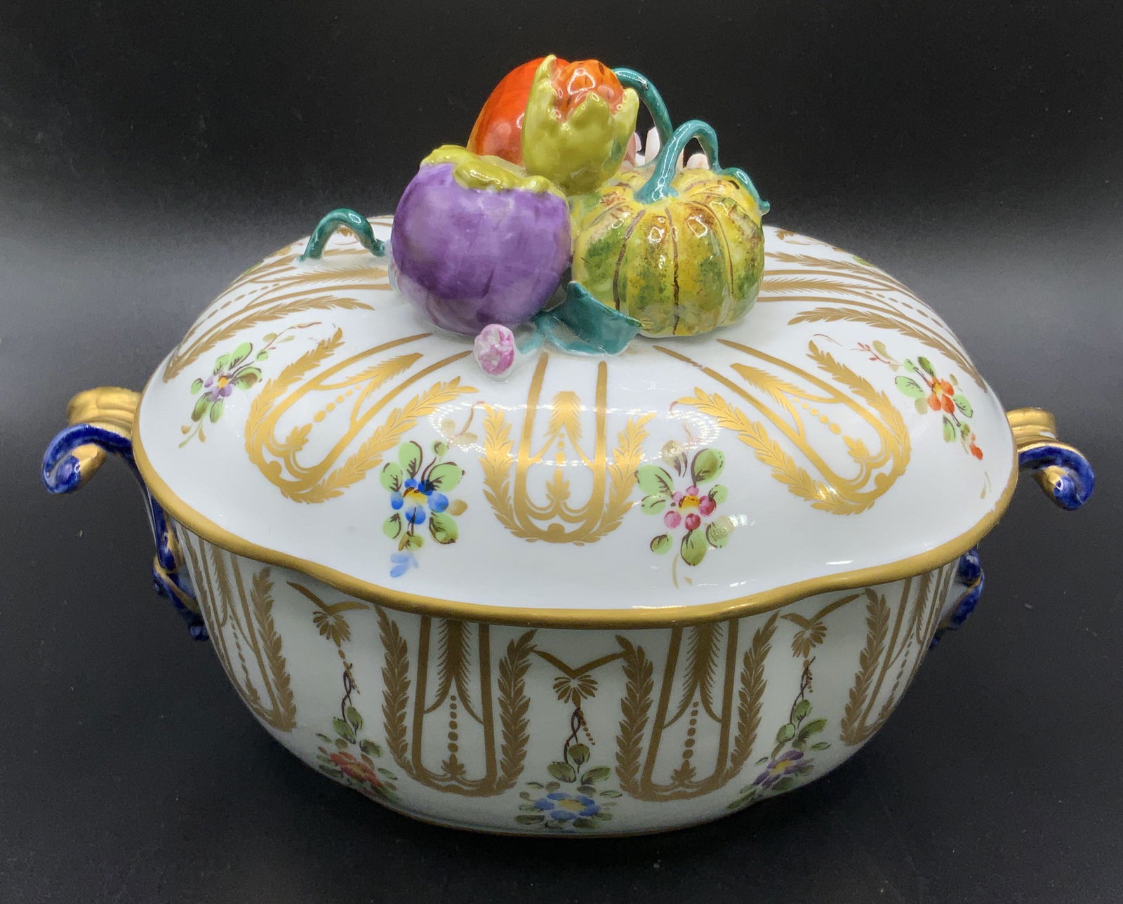 BONWIT TELLER Signed Italian Porcelain Trinket Box (1 of 17)