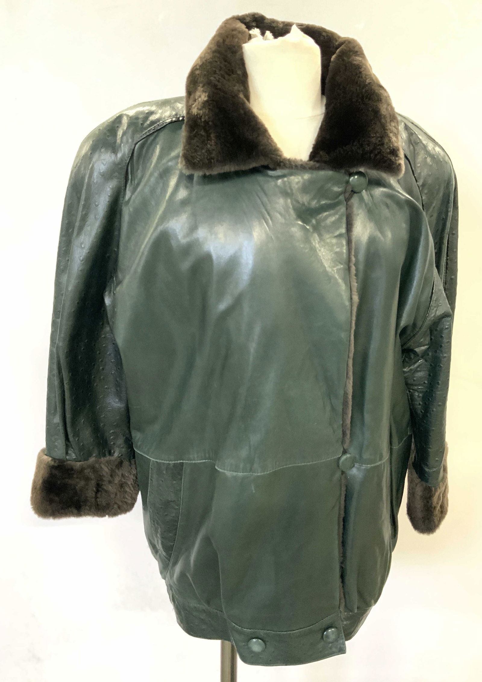 Vntg Ostrich Leather Style & Fur Lined Ladies Coat (1 of 17)