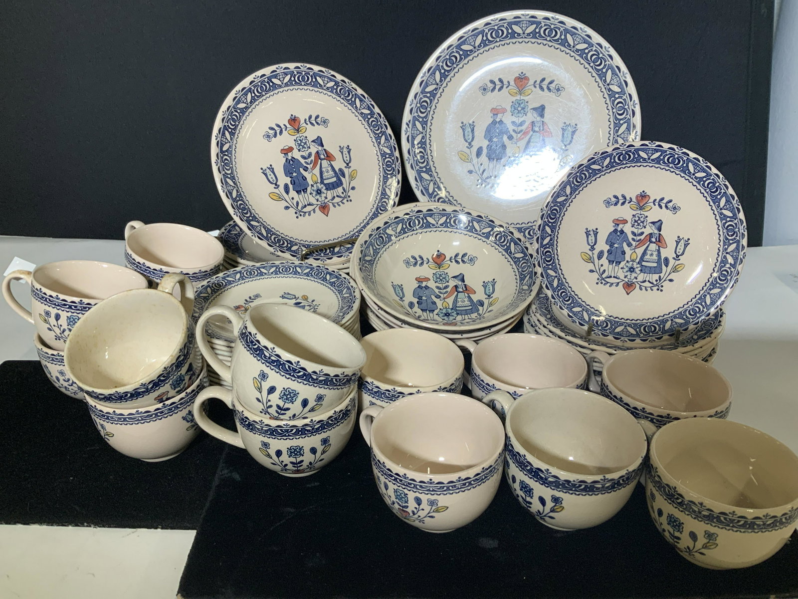 Her Majesty STAFFORDSHIRE John. Bros Stoneware 57 (1 of 9)