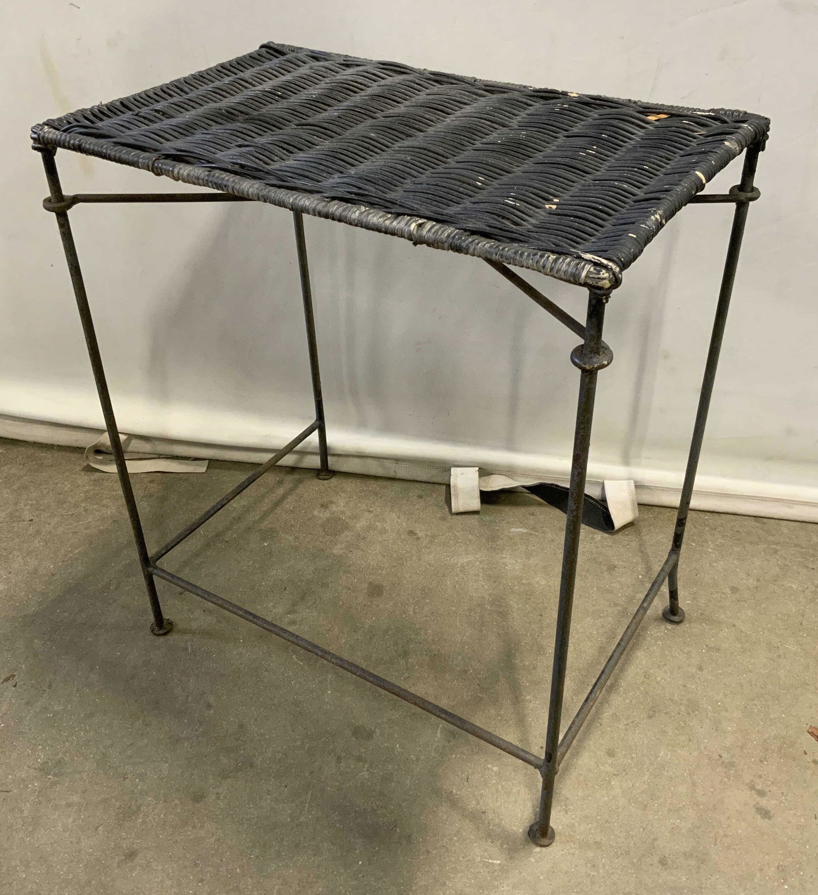 Vintage Woven Wicker Side Table (1 of 9)